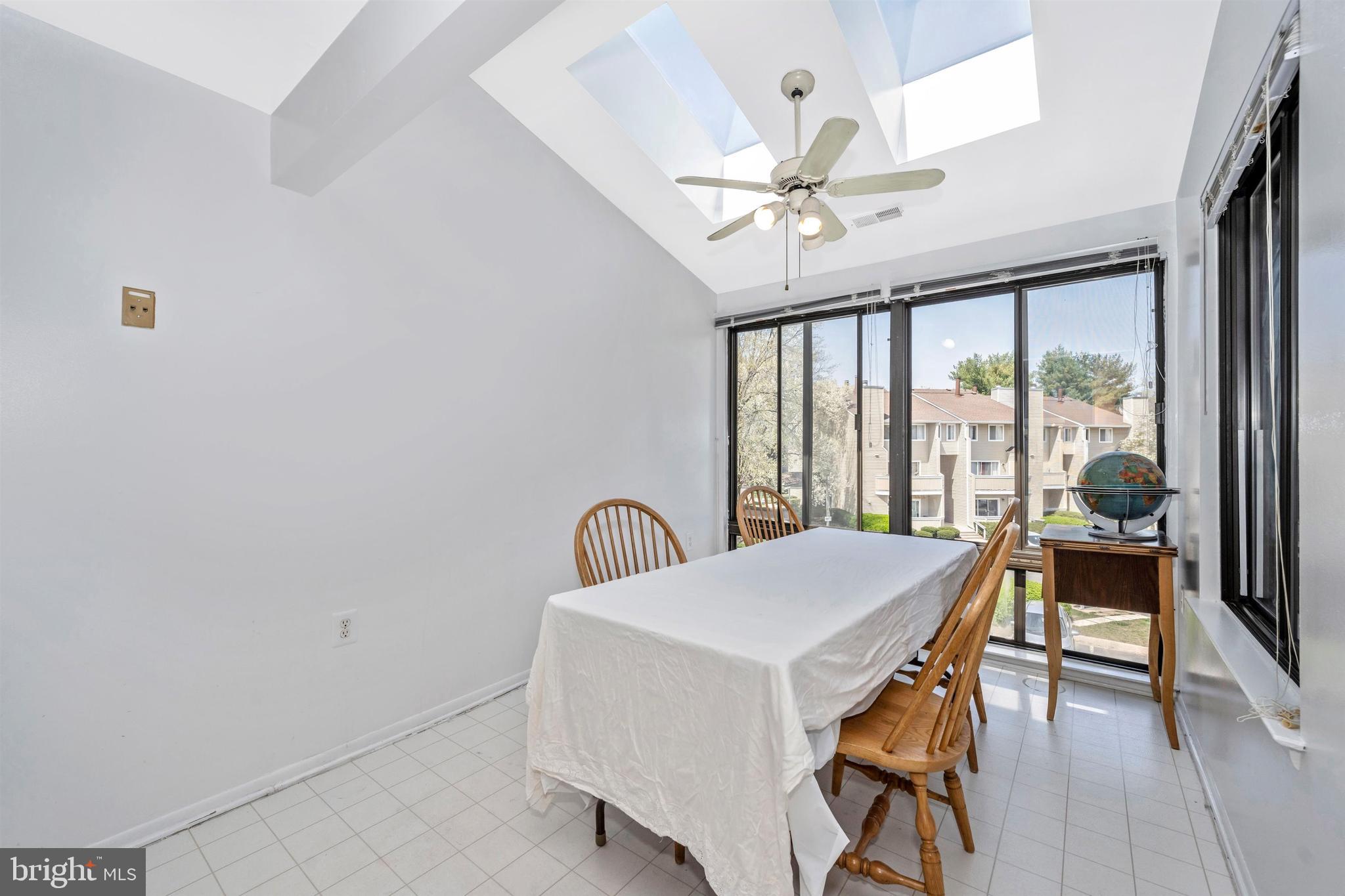 FARMINGDALE - Residential