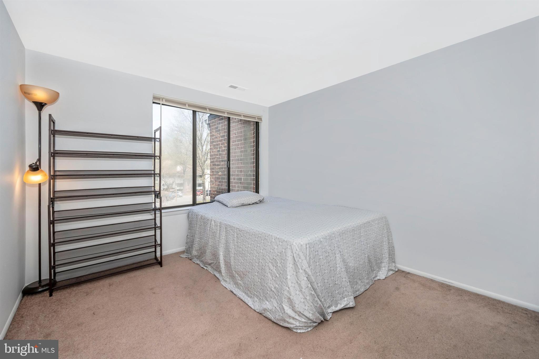 FARMINGDALE - Residential