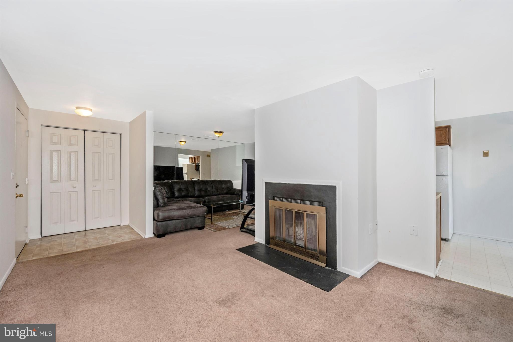 FARMINGDALE - Residential