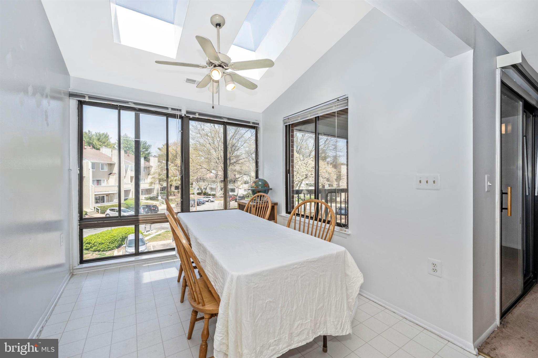 FARMINGDALE - Residential