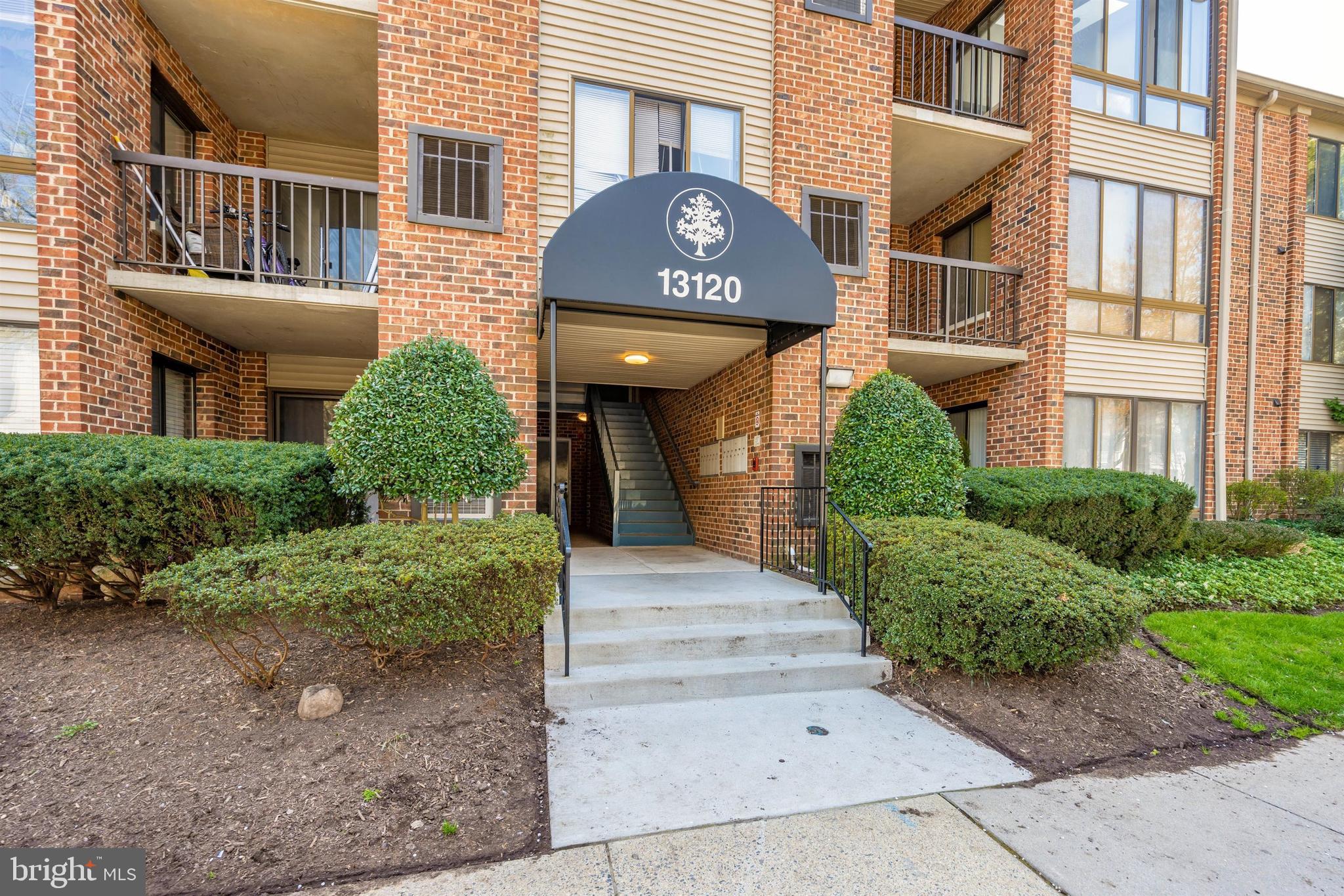 FARMINGDALE - Residential