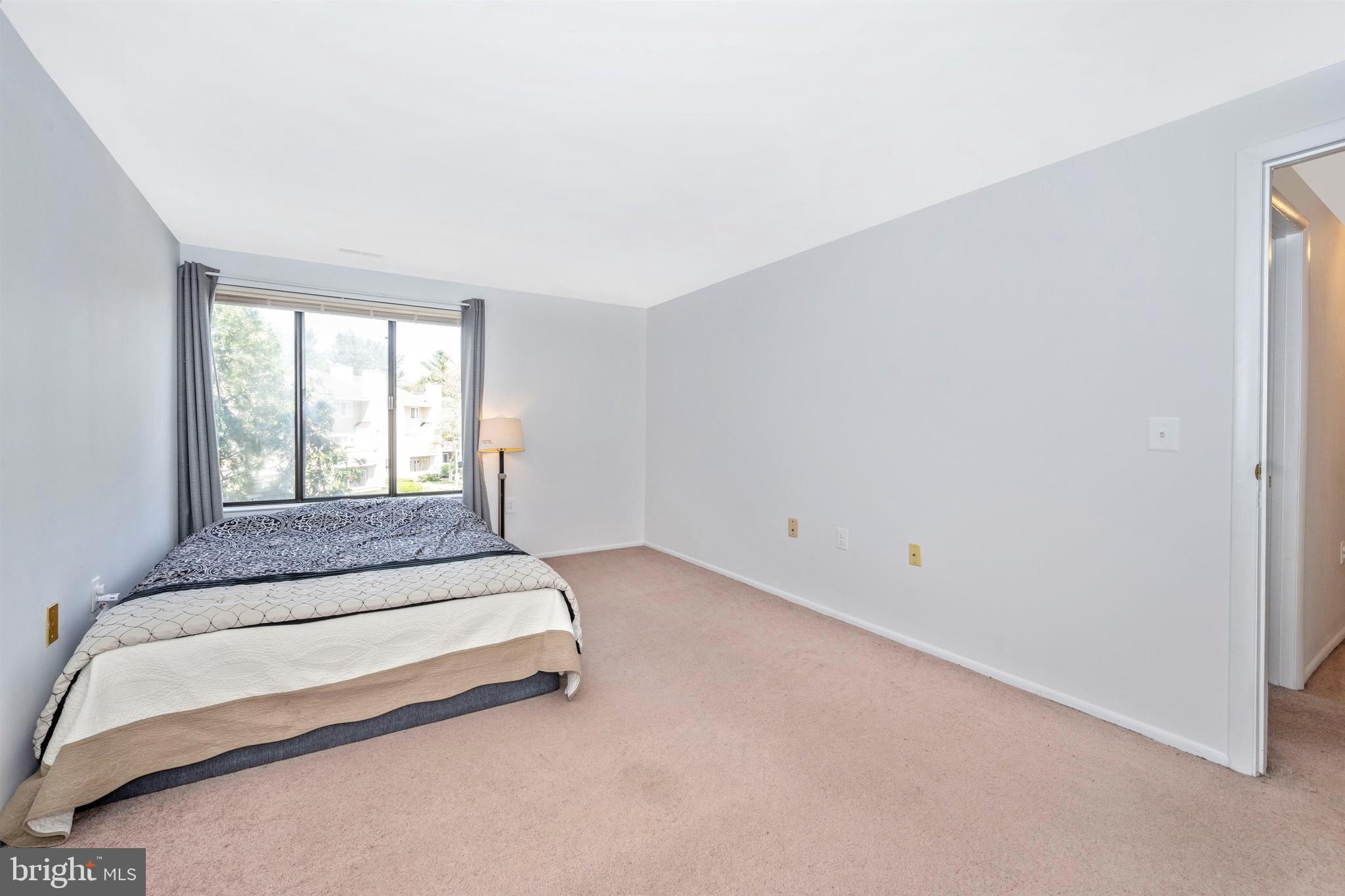 FARMINGDALE - Residential