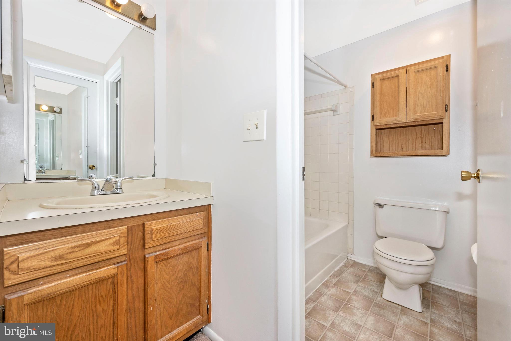 FARMINGDALE - Residential