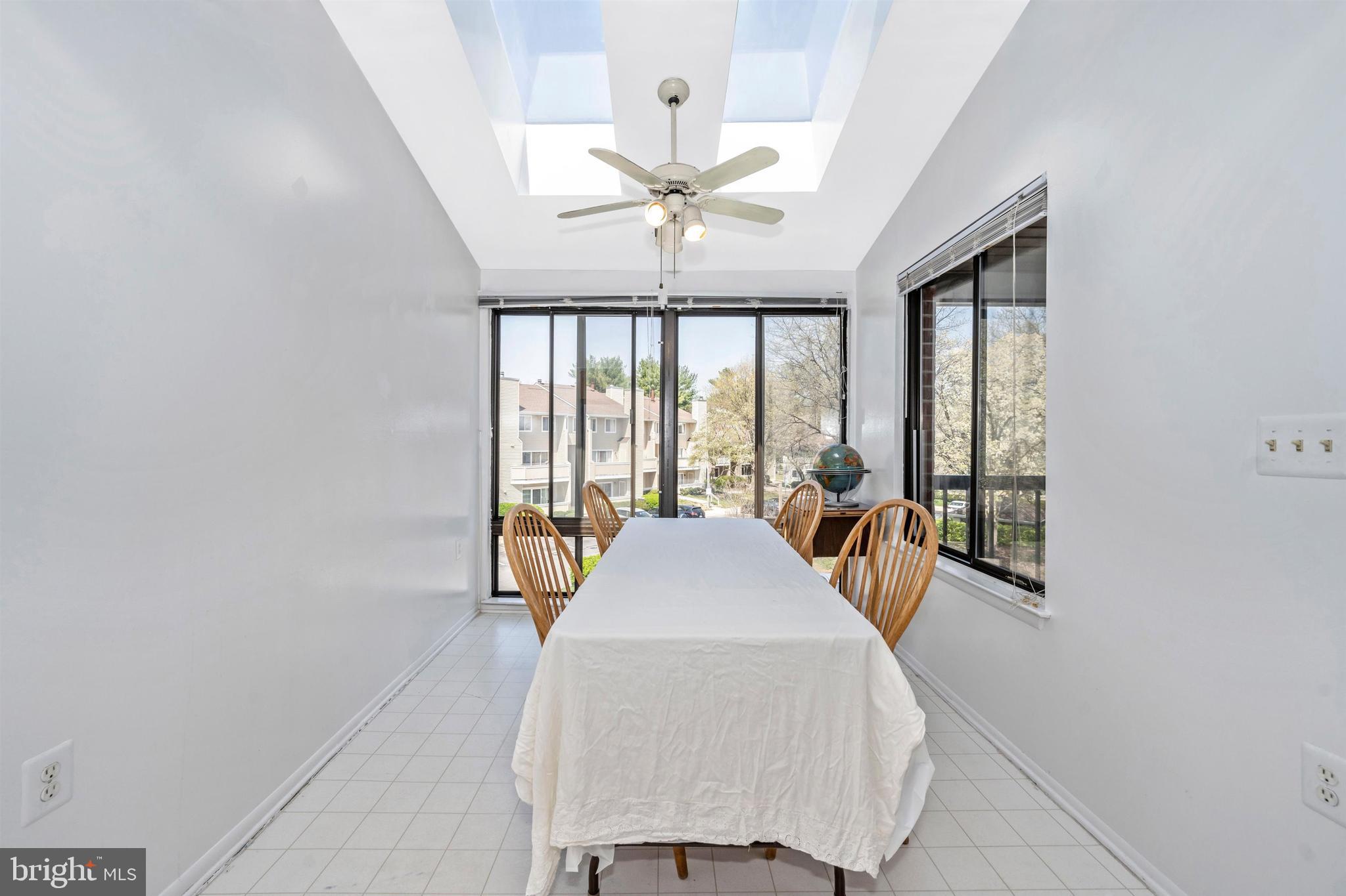 FARMINGDALE - Residential