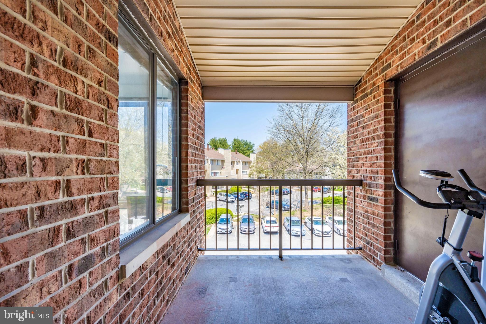 FARMINGDALE - Residential