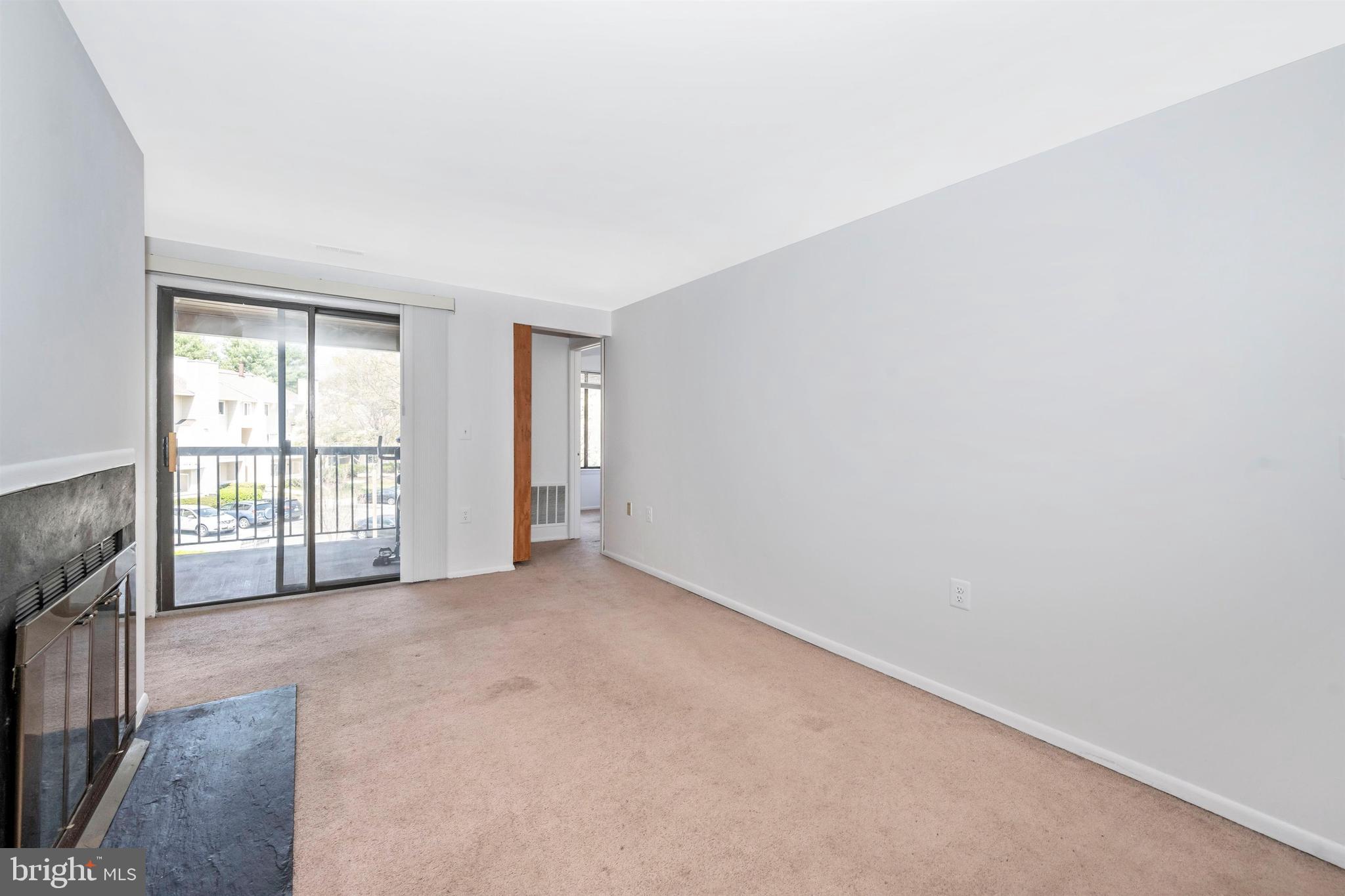 FARMINGDALE - Residential