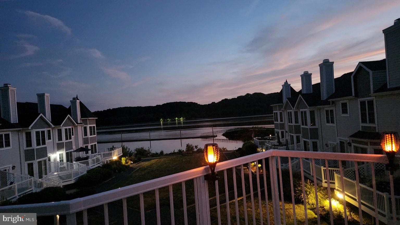 TOMES LANDING - Residential