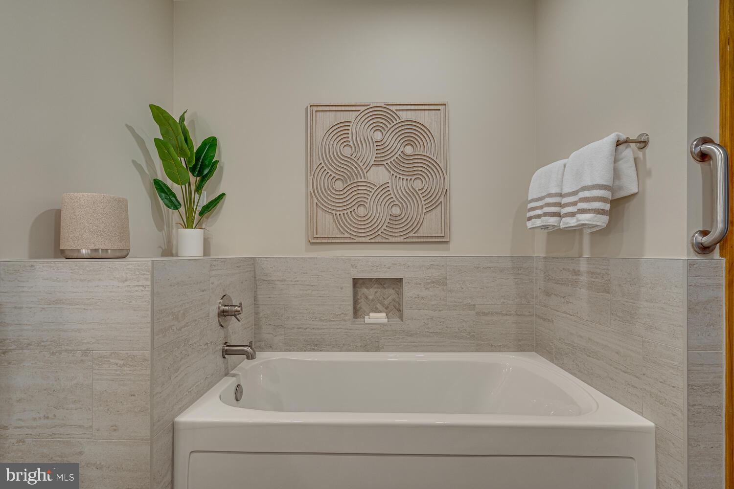 CALMES NECK ESTATES - Residential