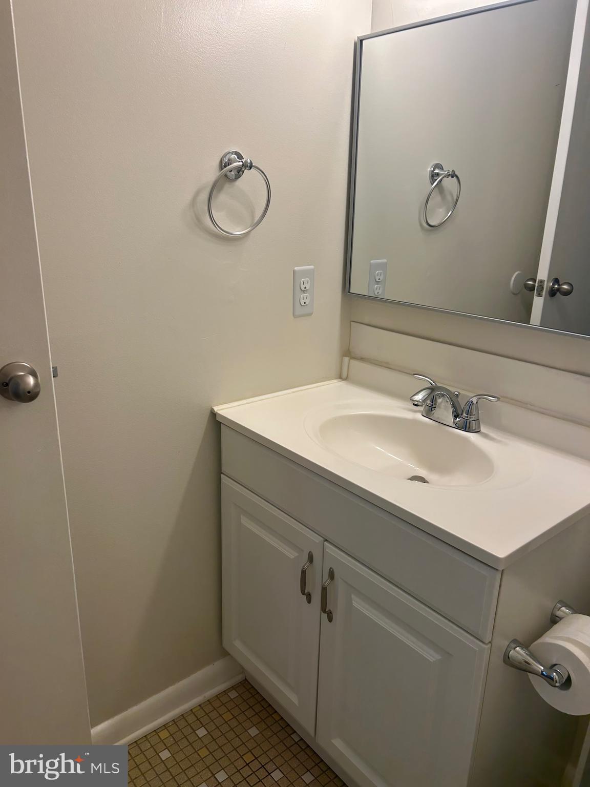 MCKINSEY WOODS - Residential Lease