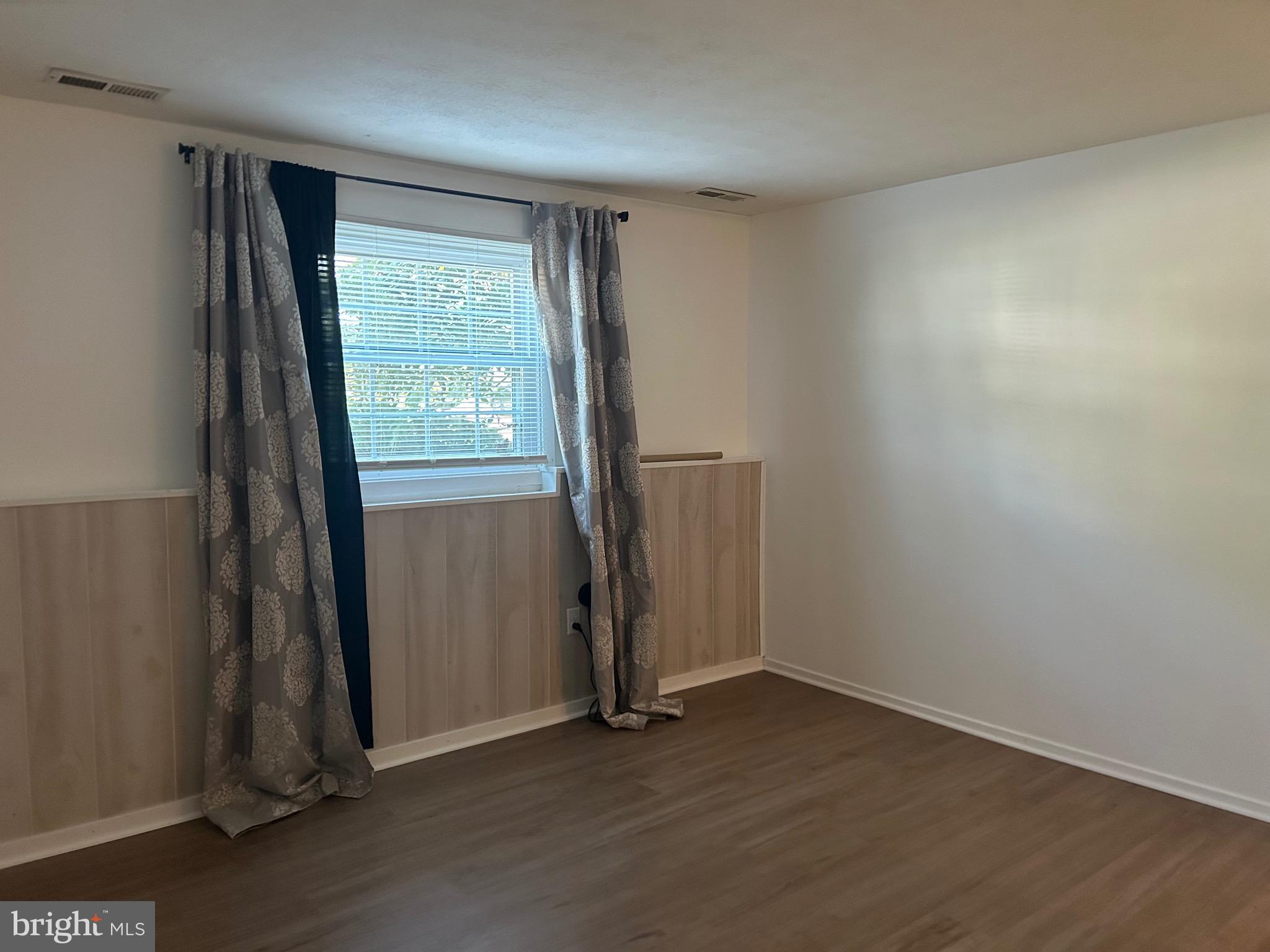 MCKINSEY WOODS - Residential Lease