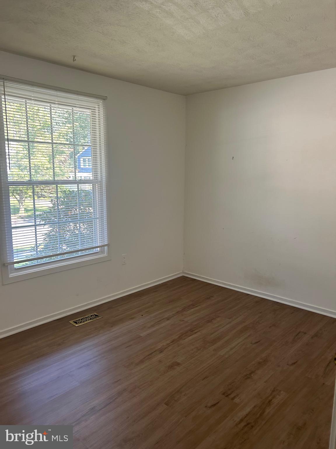 MCKINSEY WOODS - Residential Lease