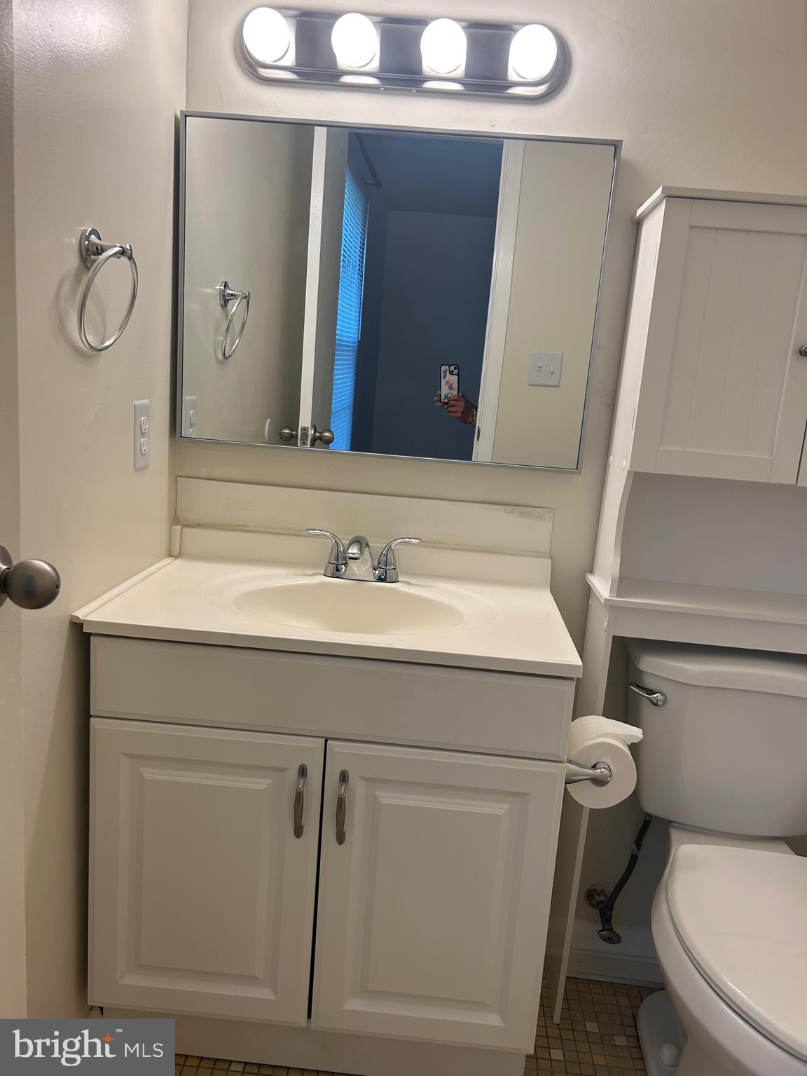 MCKINSEY WOODS - Residential Lease