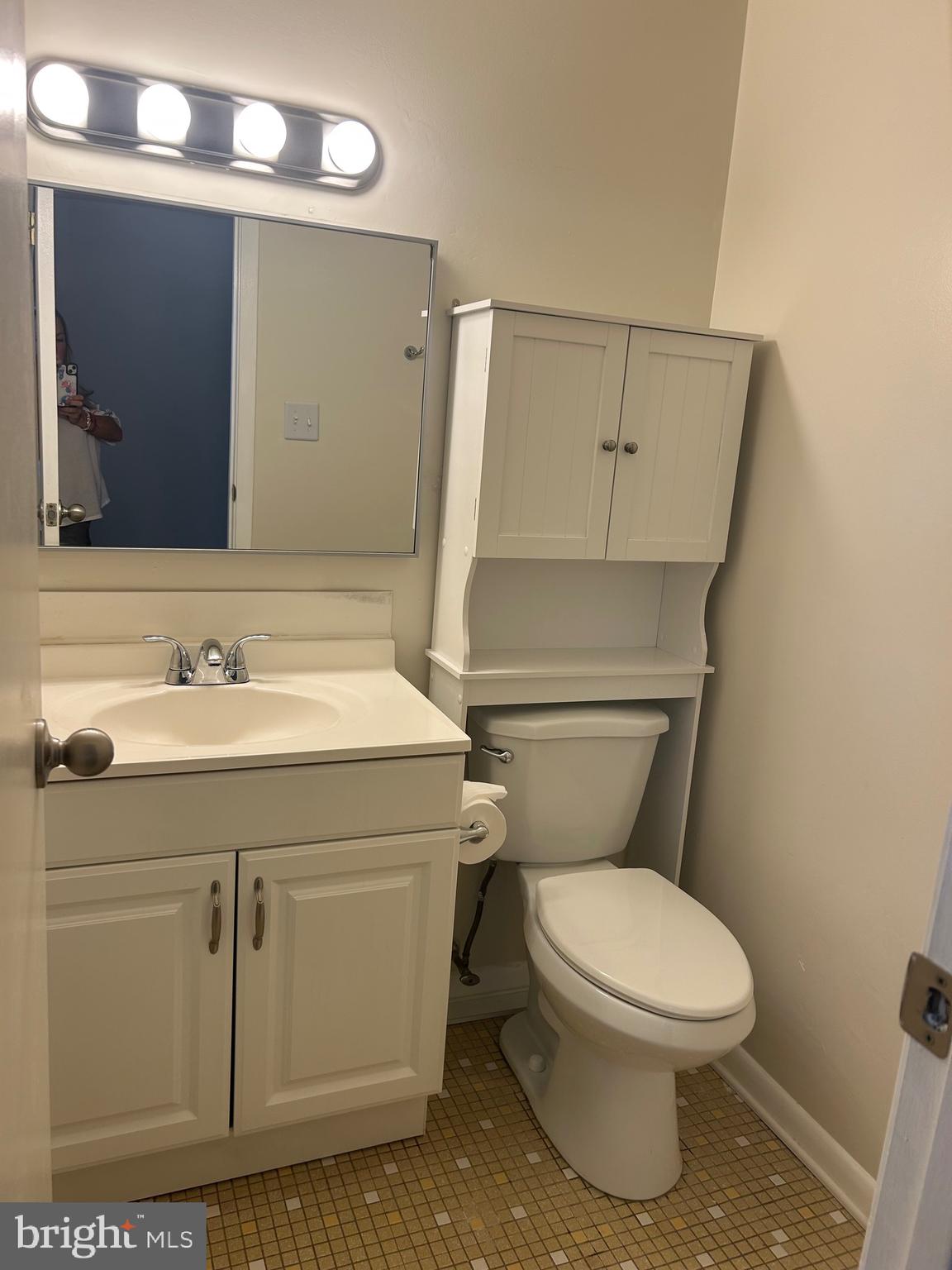 MCKINSEY WOODS - Residential Lease