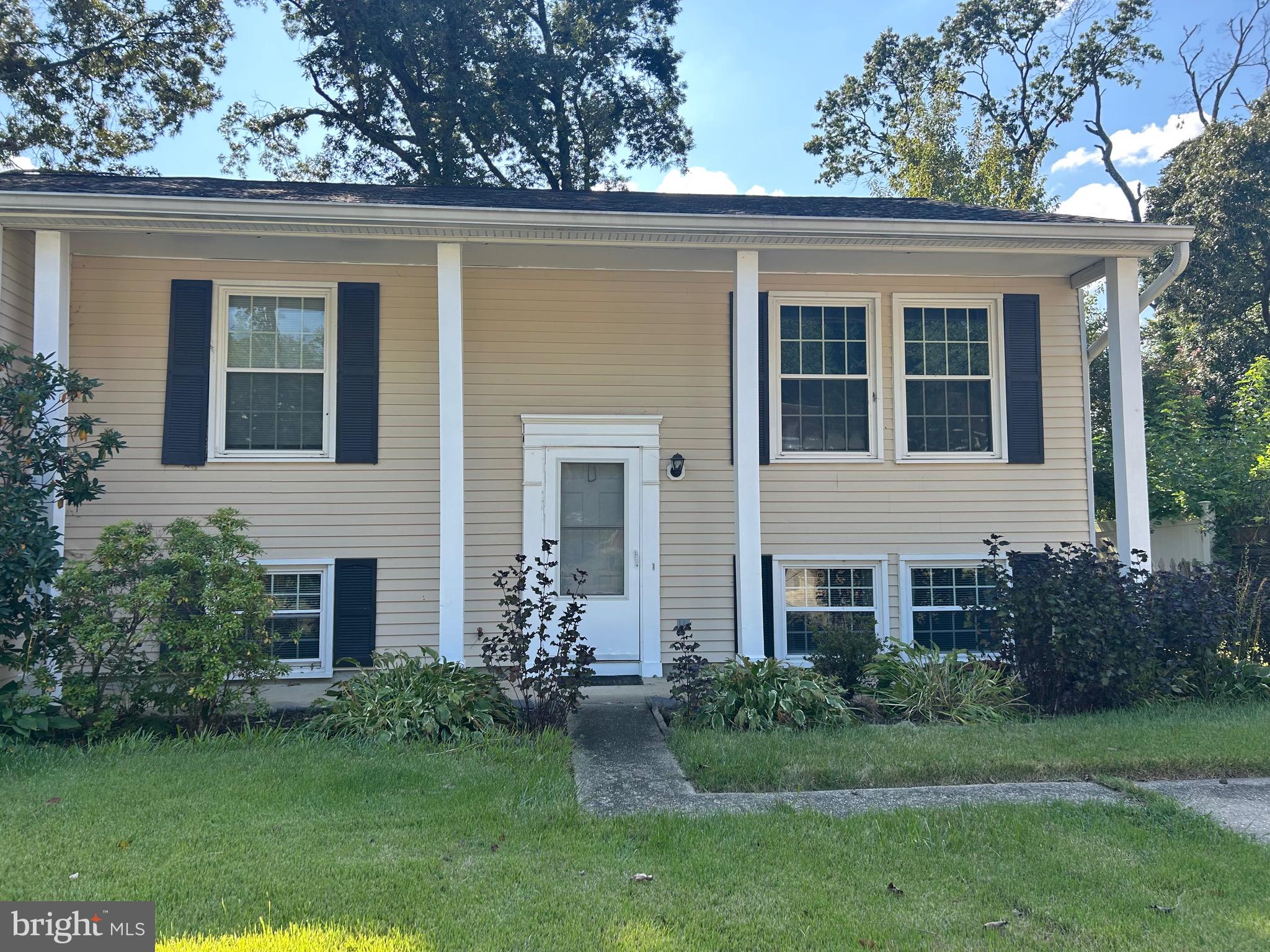 MCKINSEY WOODS - Residential Lease