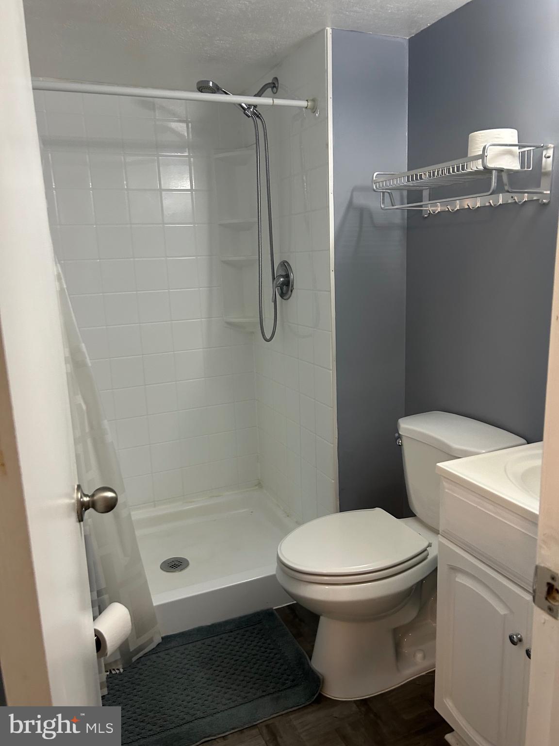 MCKINSEY WOODS - Residential Lease