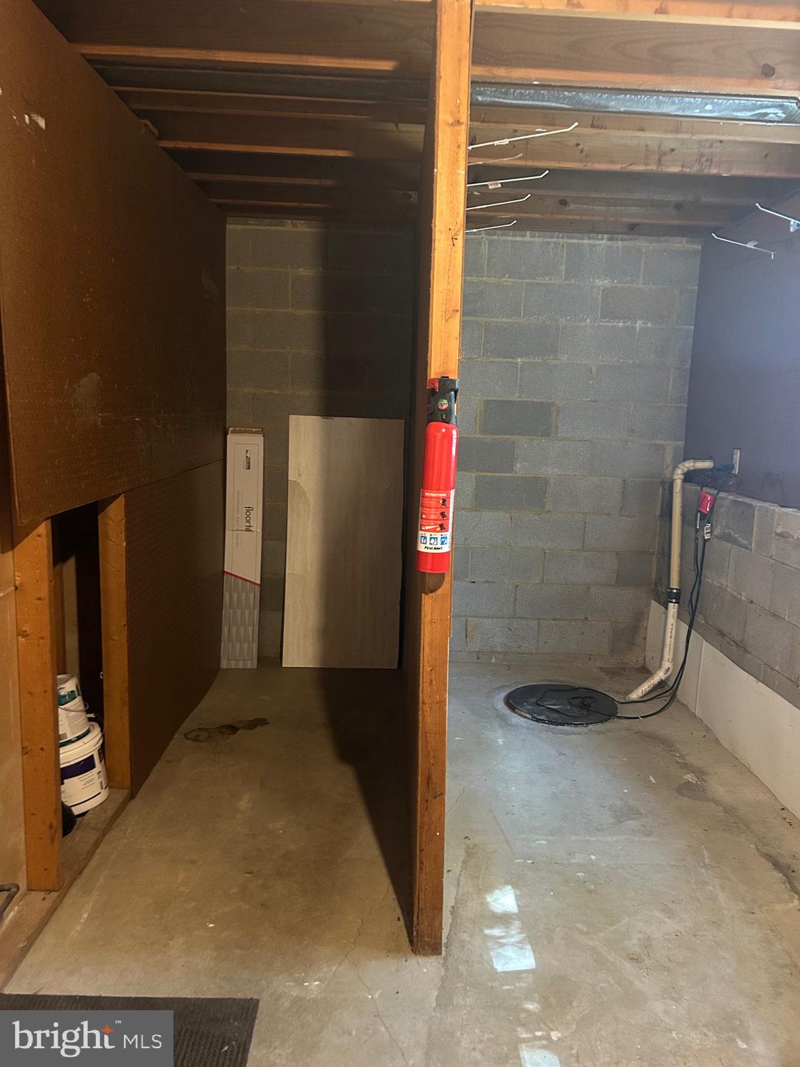 MCKINSEY WOODS - Residential Lease