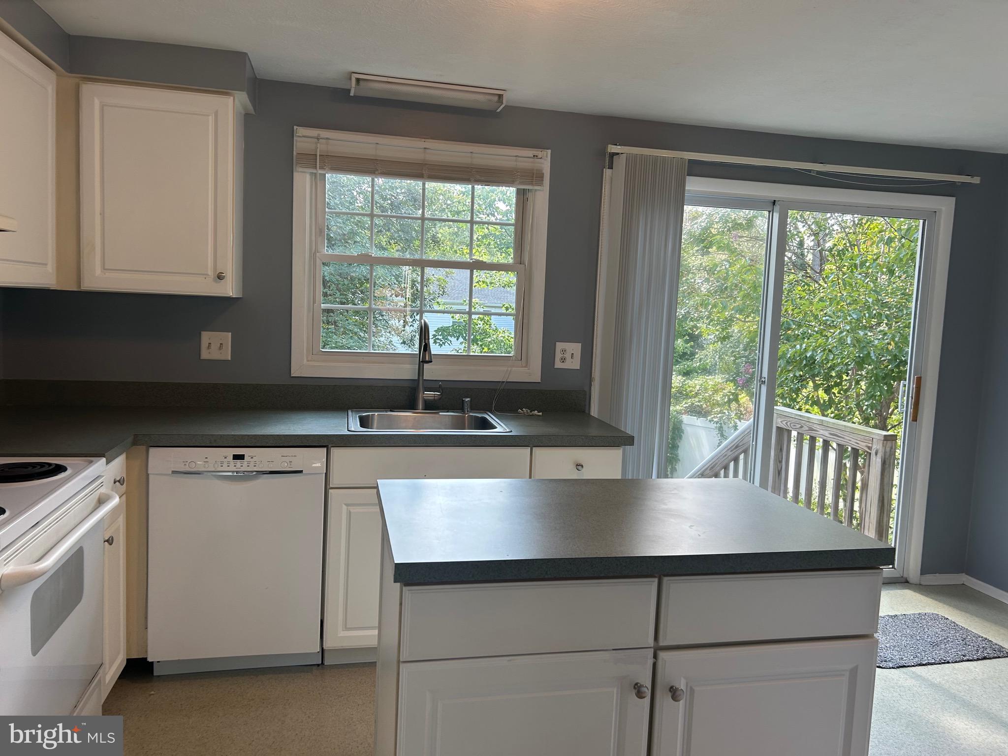 MCKINSEY WOODS - Residential Lease