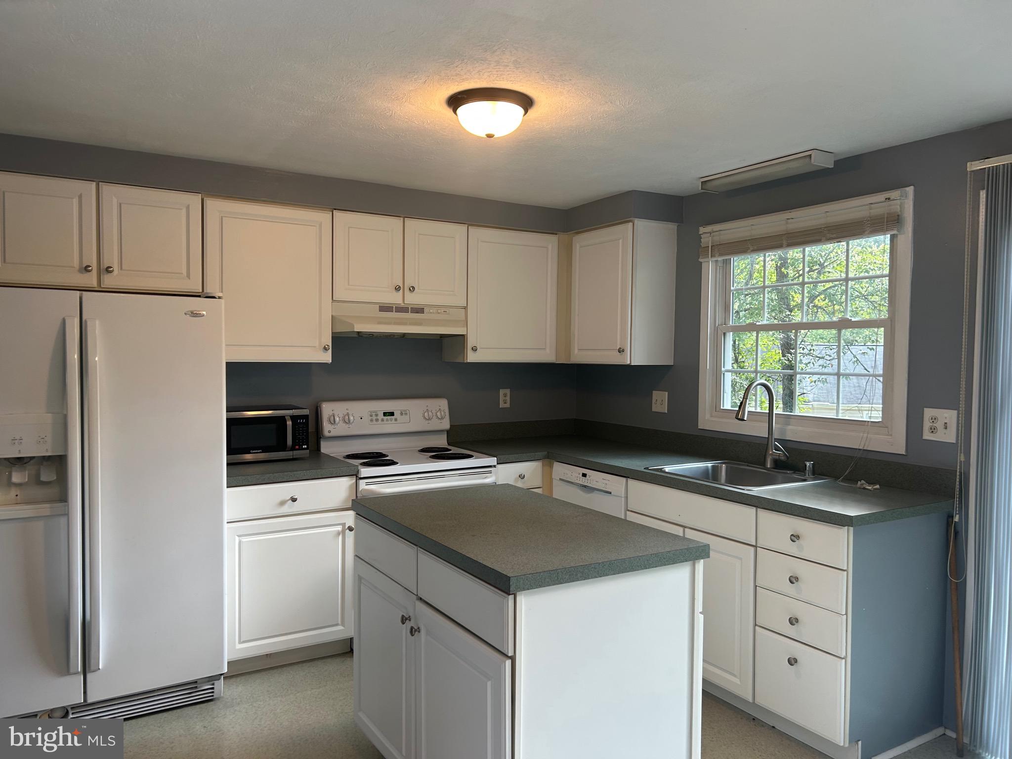 MCKINSEY WOODS - Residential Lease