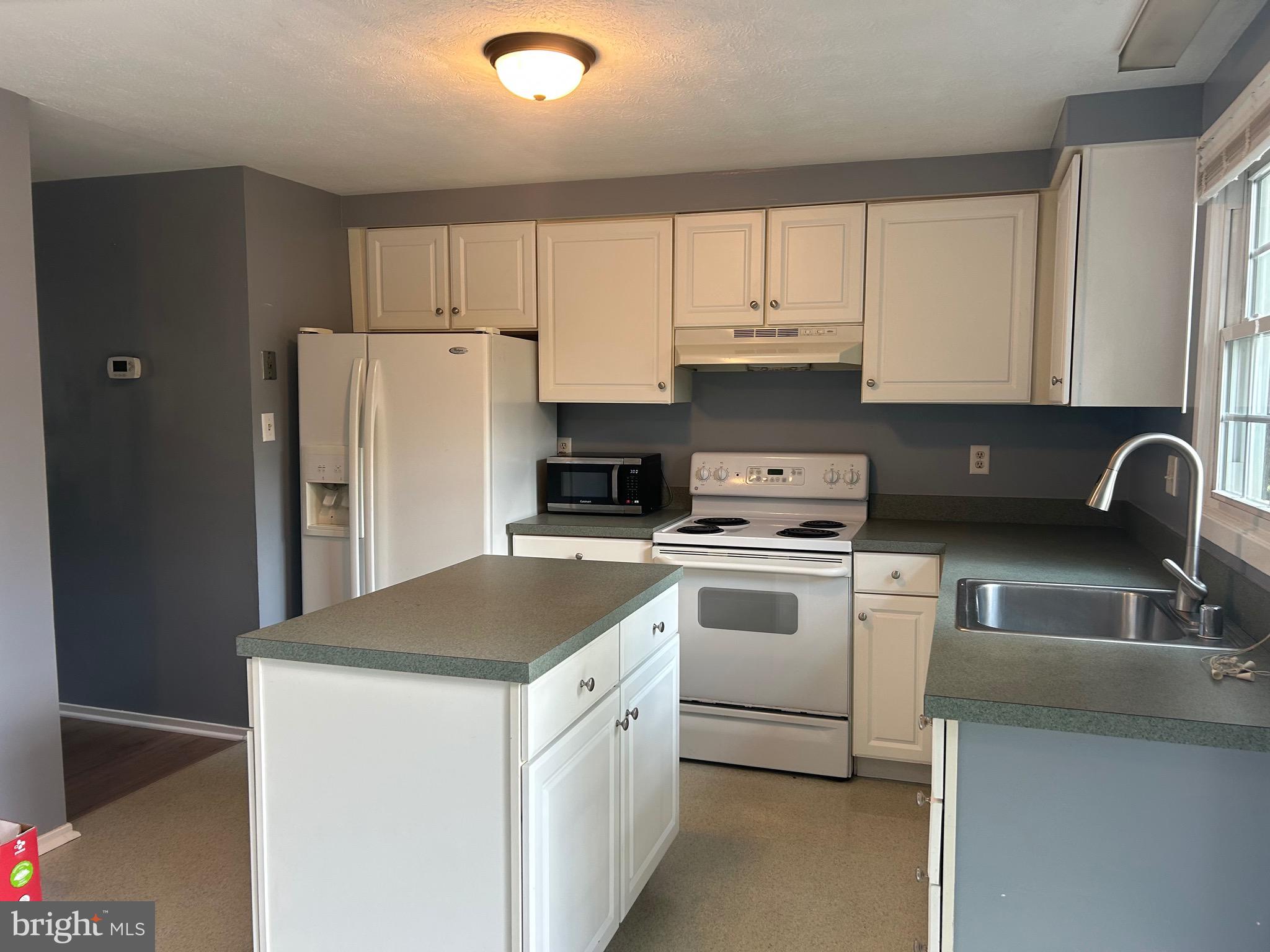 MCKINSEY WOODS - Residential Lease