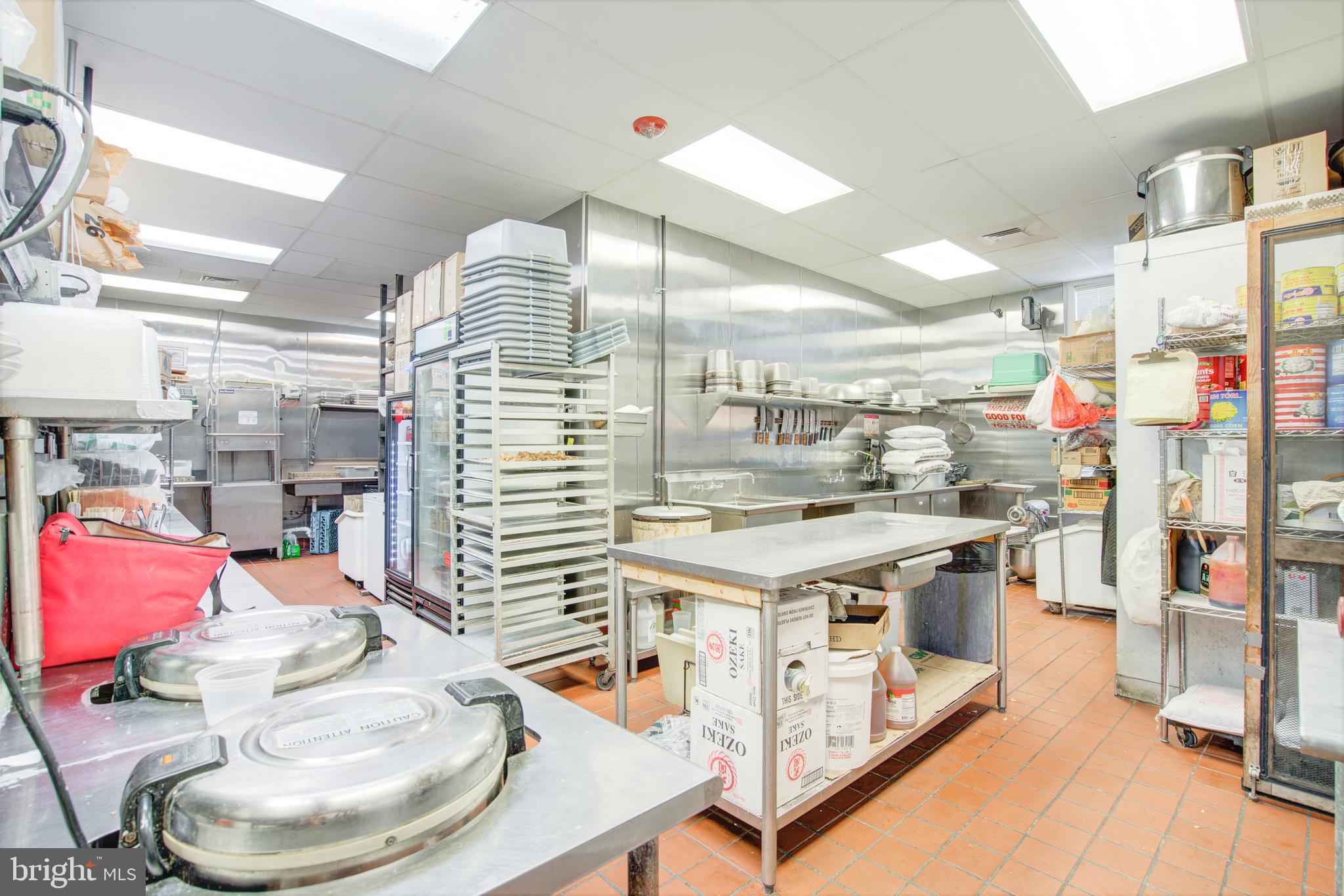 SIGNATURE AT BROADLANDS - Commercial Sale