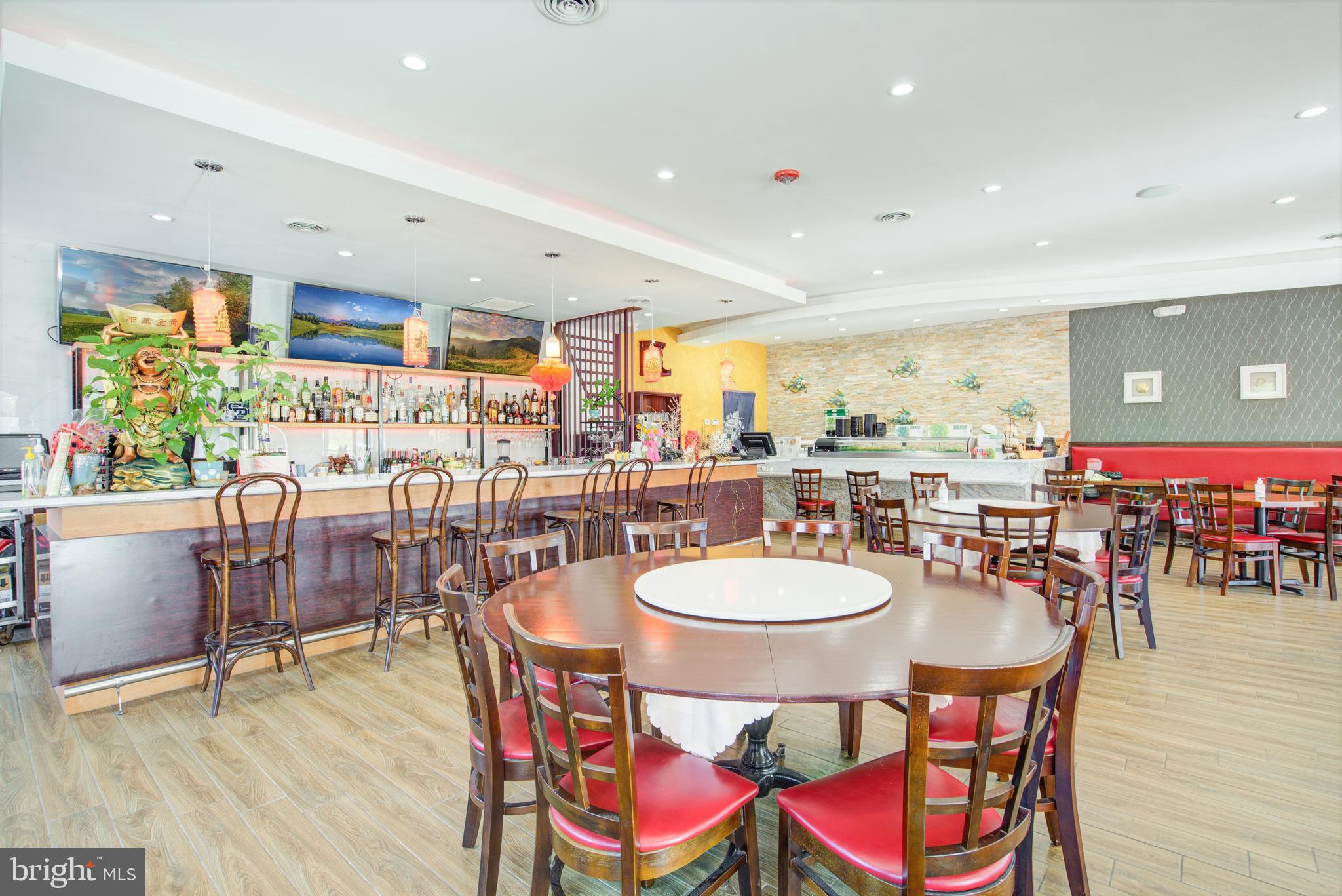 SIGNATURE AT BROADLANDS - Commercial Sale