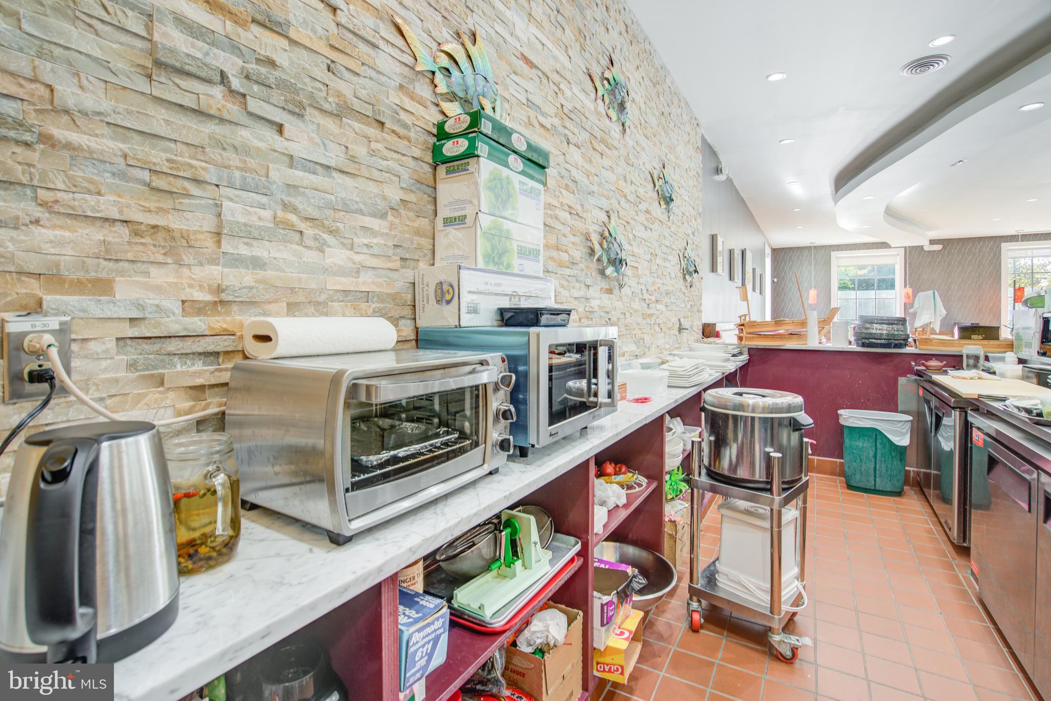 SIGNATURE AT BROADLANDS - Commercial Sale