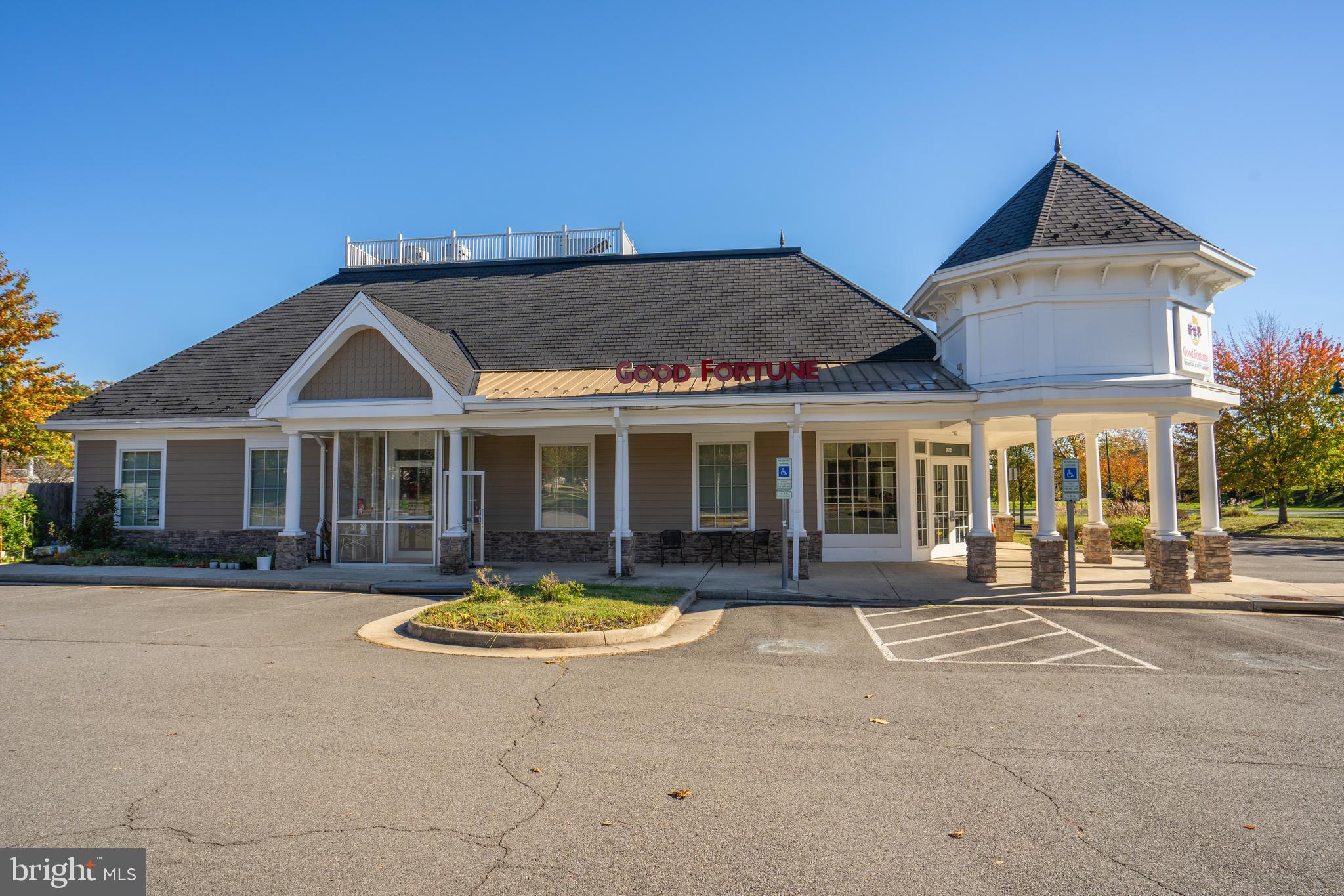 SIGNATURE AT BROADLANDS - Commercial Sale