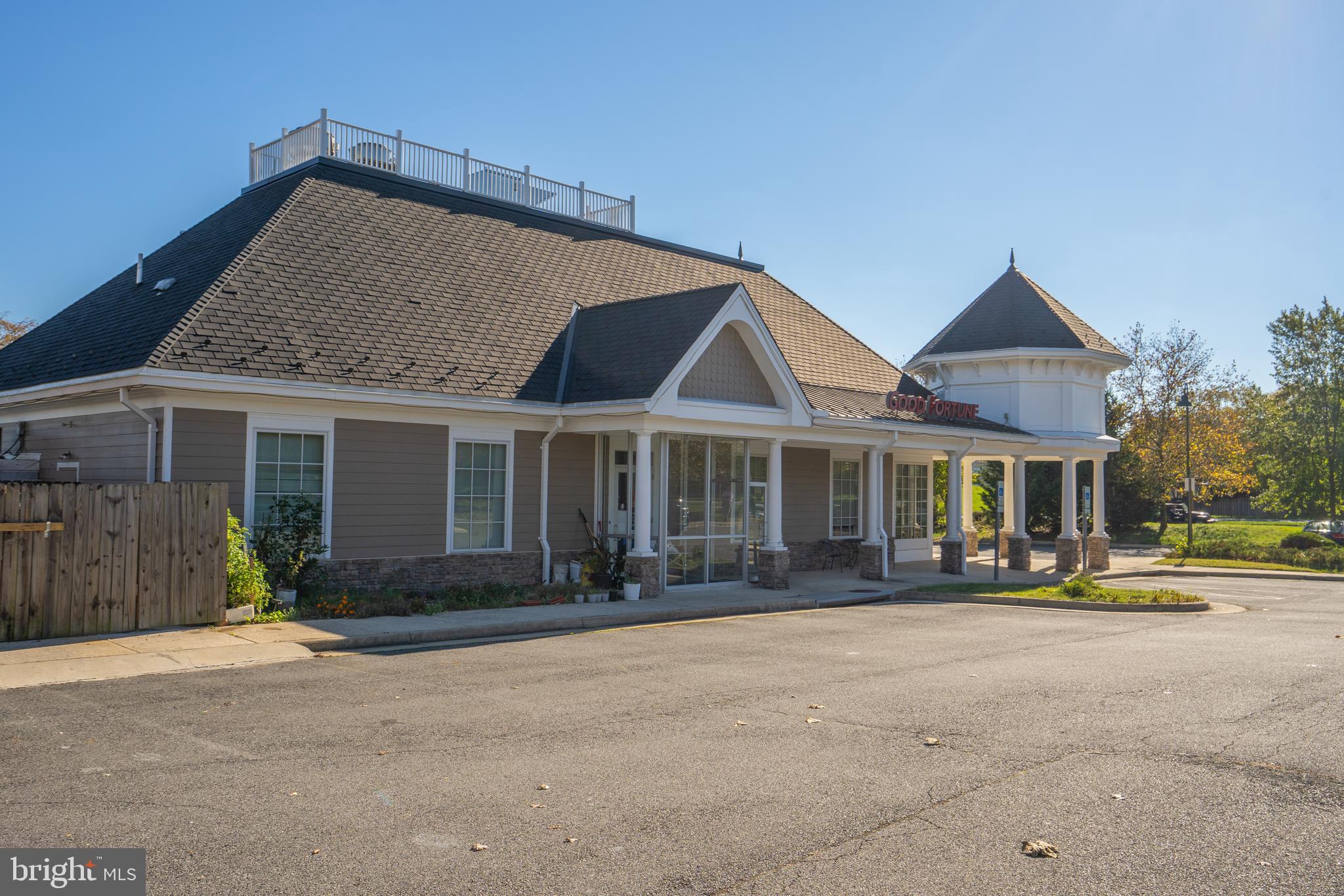 SIGNATURE AT BROADLANDS - Commercial Sale