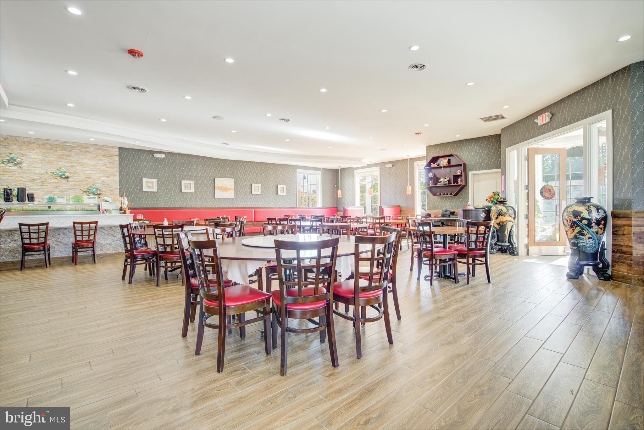 SIGNATURE AT BROADLANDS - Commercial Sale