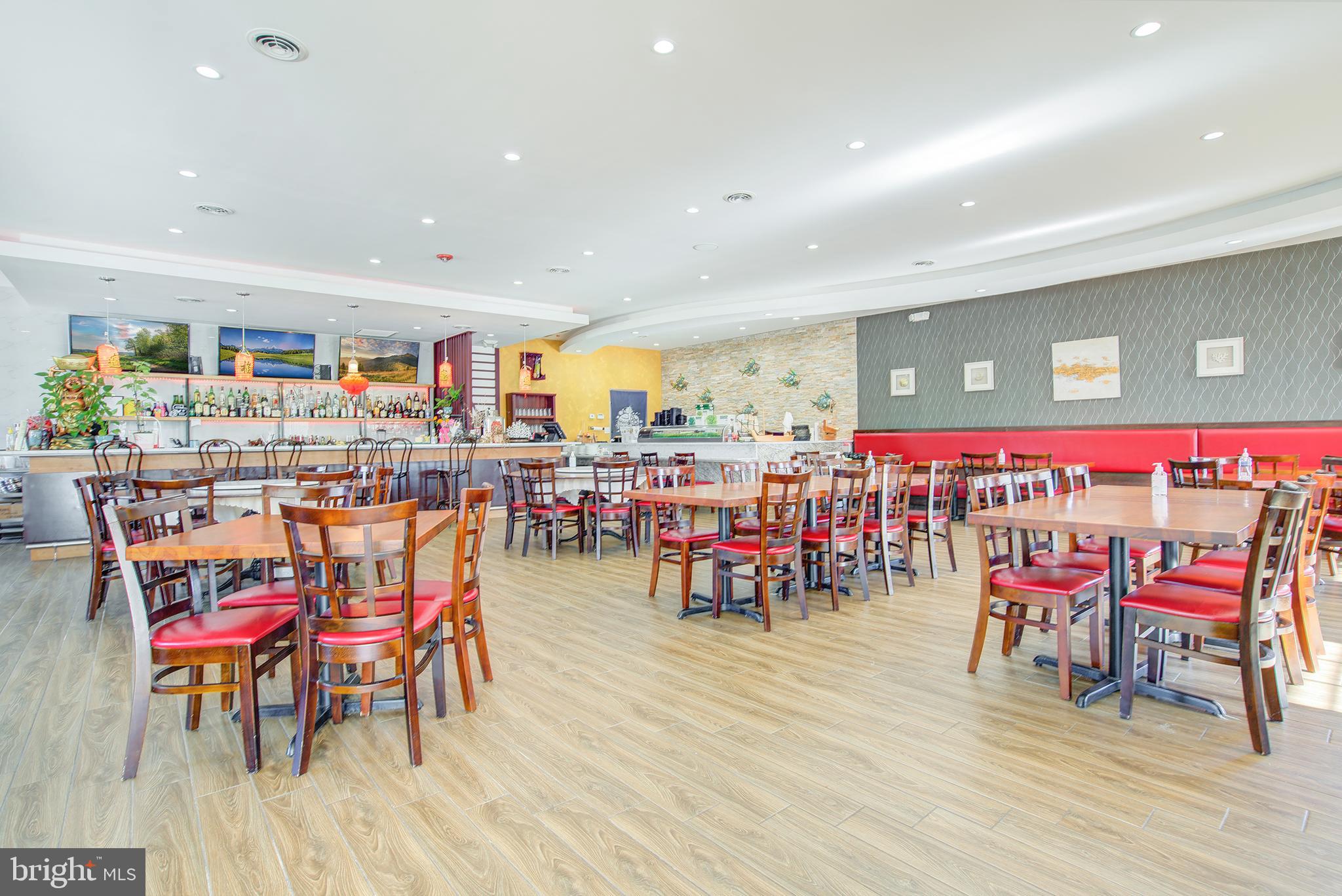 SIGNATURE AT BROADLANDS - Commercial Sale