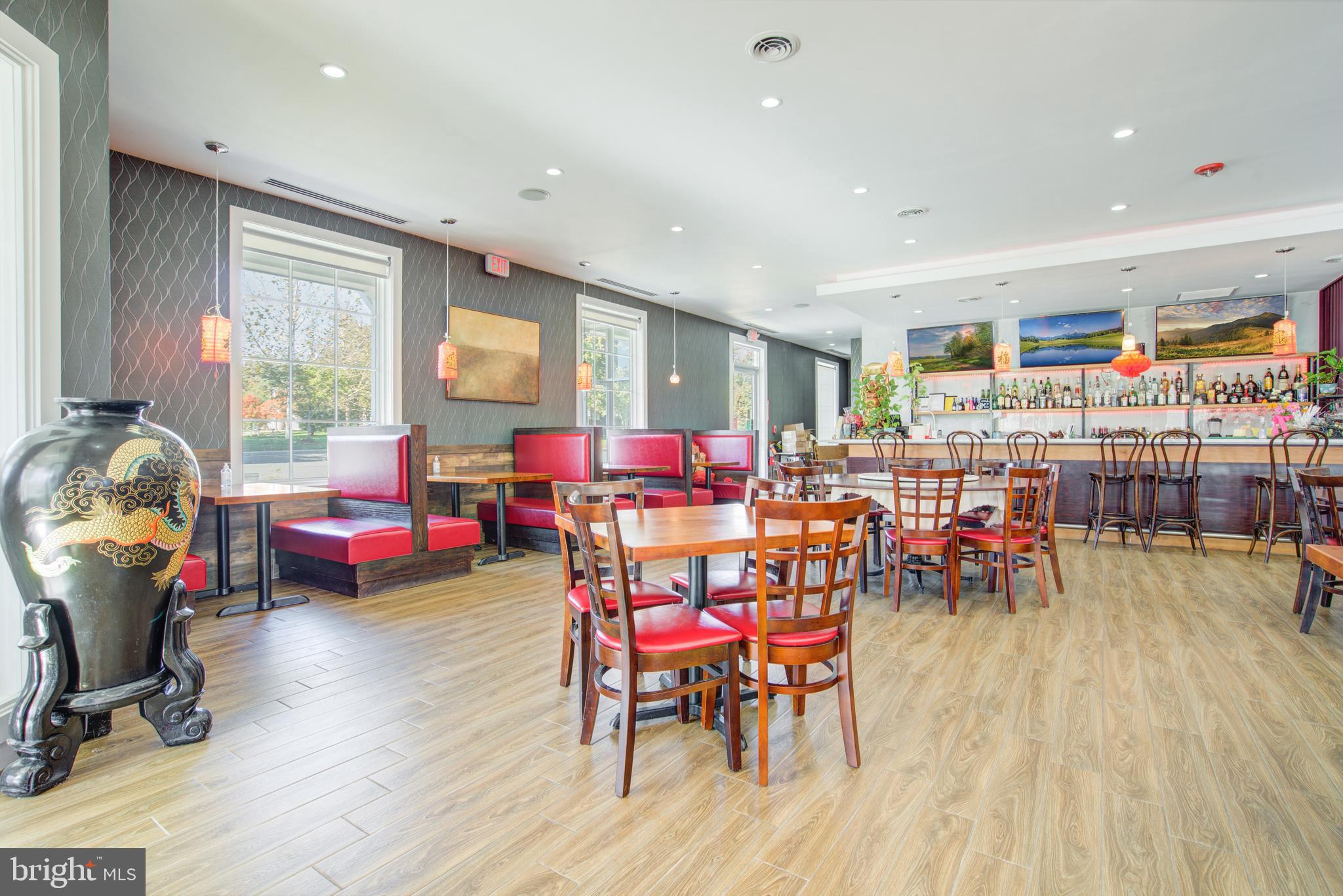 SIGNATURE AT BROADLANDS - Commercial Sale