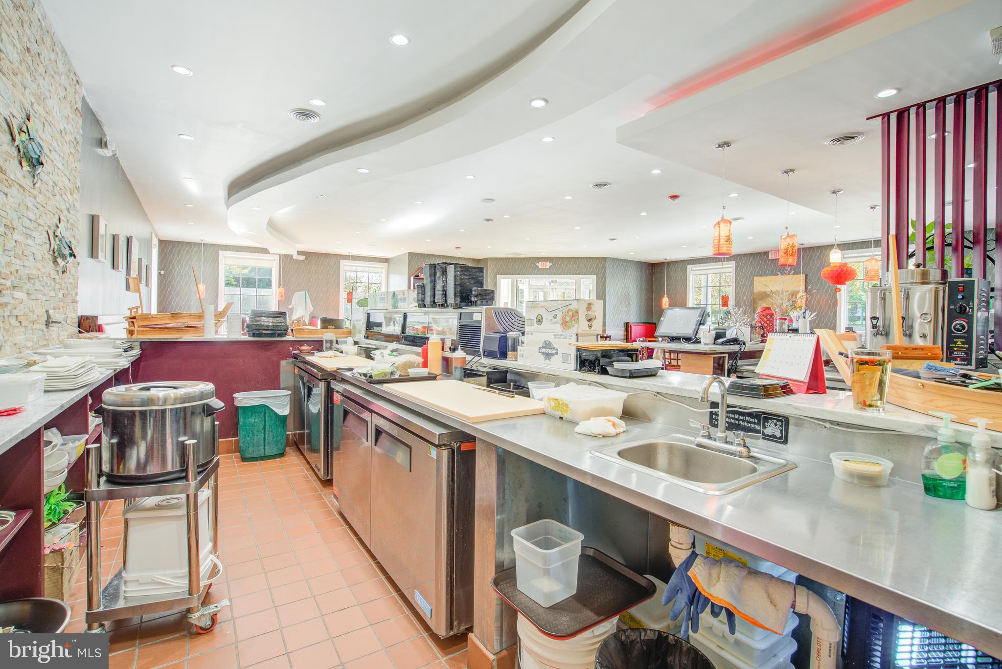 SIGNATURE AT BROADLANDS - Commercial Sale