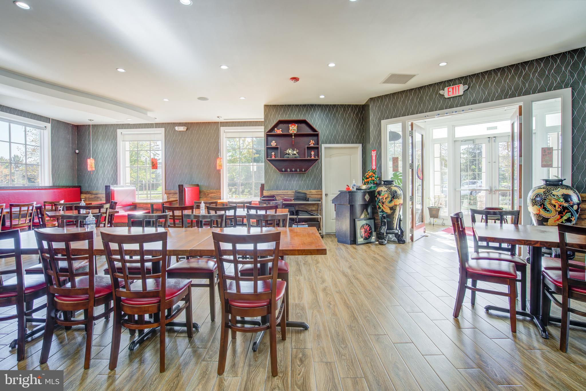 SIGNATURE AT BROADLANDS - Commercial Sale