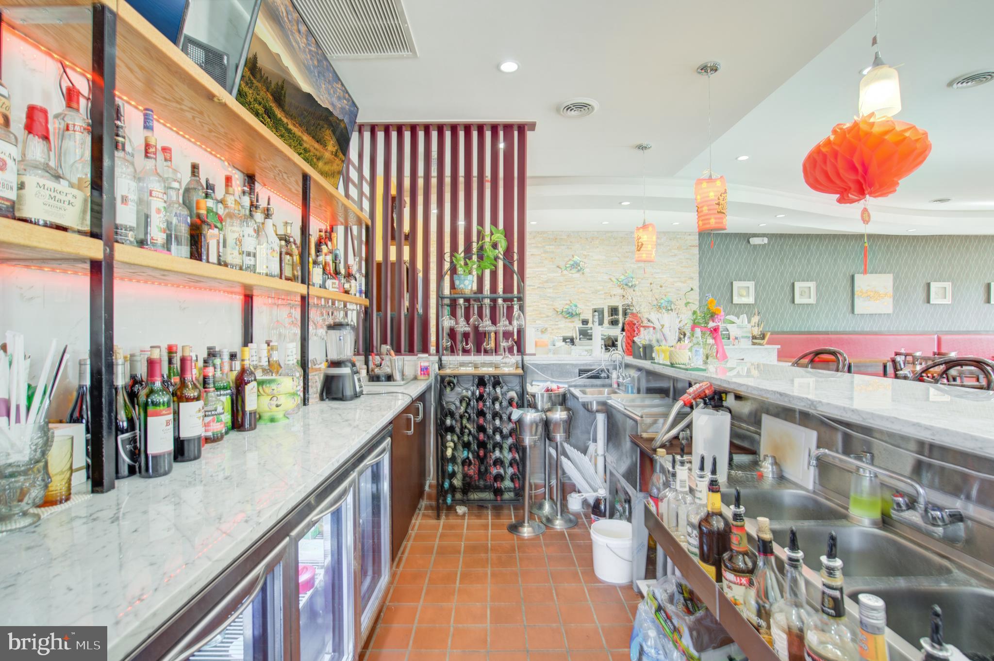 SIGNATURE AT BROADLANDS - Commercial Sale