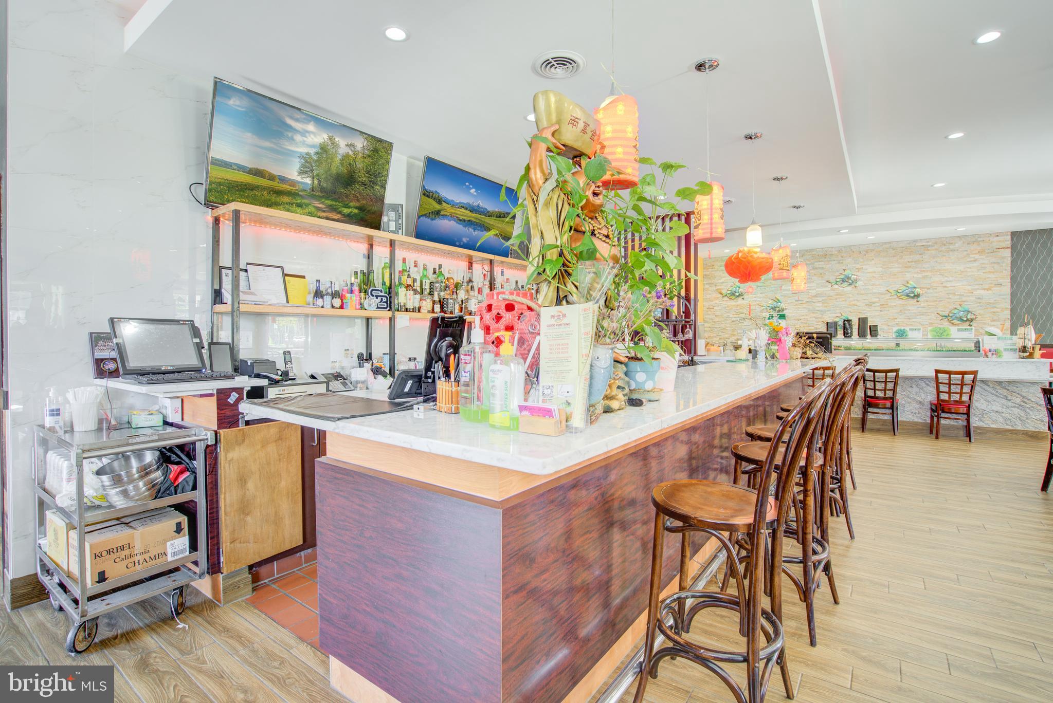 SIGNATURE AT BROADLANDS - Commercial Sale