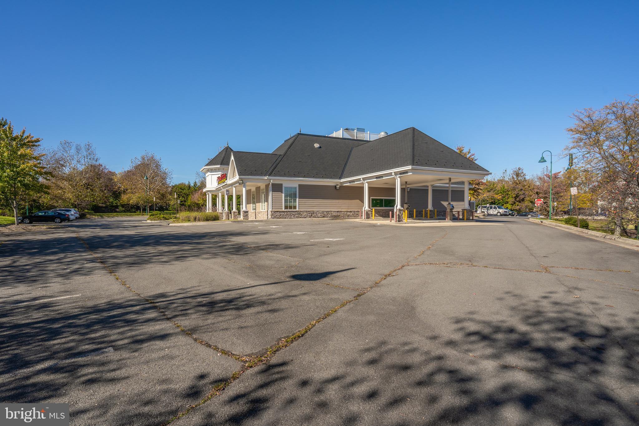 SIGNATURE AT BROADLANDS - Commercial Sale