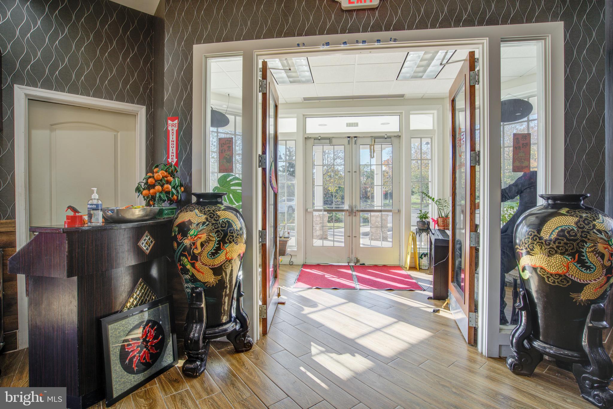 SIGNATURE AT BROADLANDS - Commercial Sale