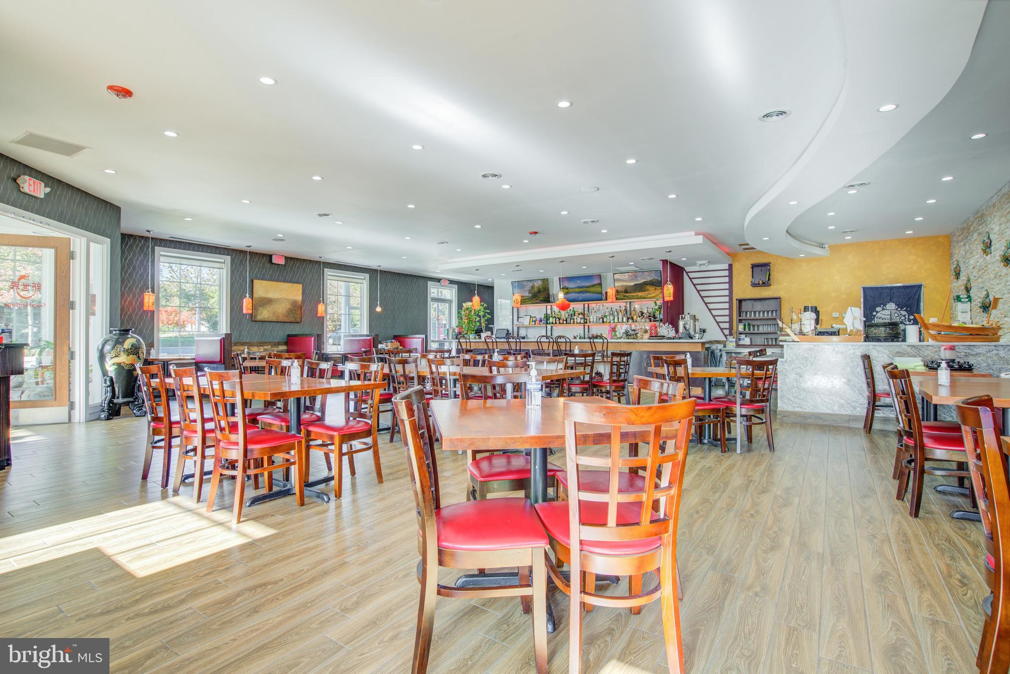 SIGNATURE AT BROADLANDS - Commercial Sale