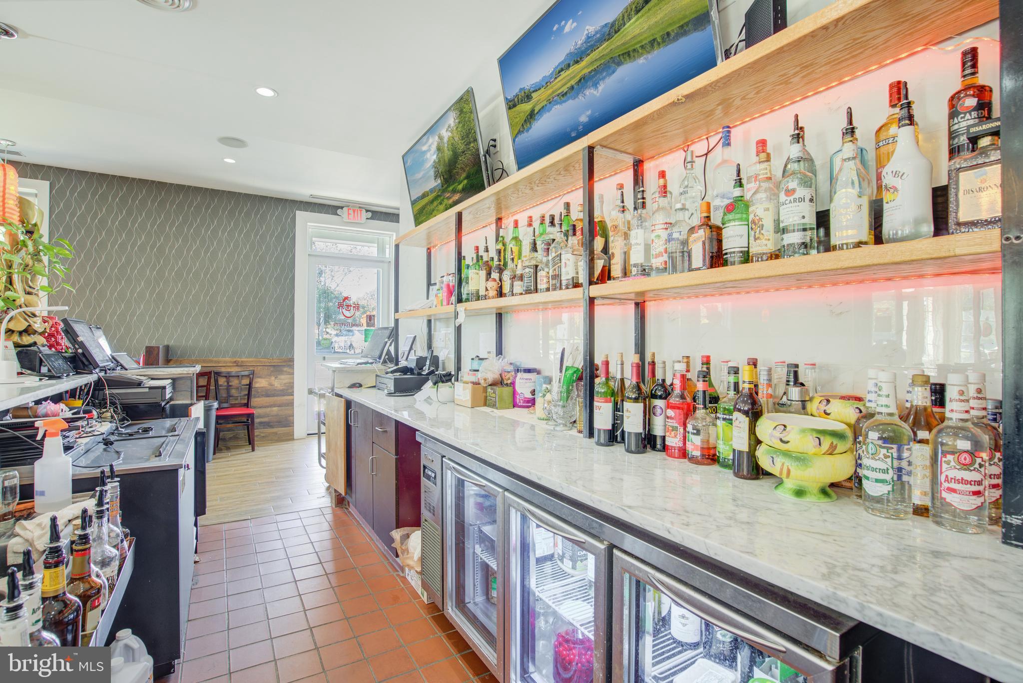 SIGNATURE AT BROADLANDS - Commercial Sale