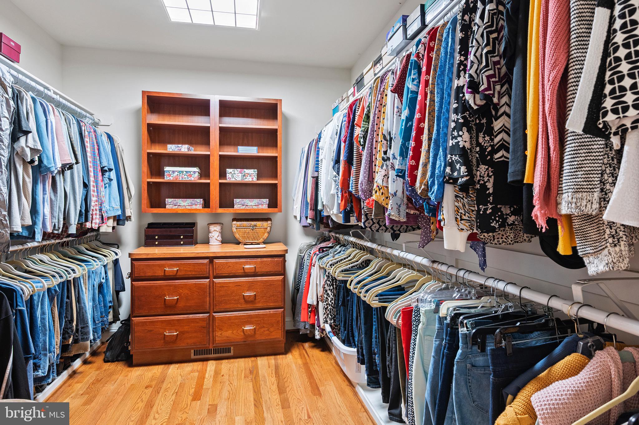 SOUTH RIVER COLONY - Residential