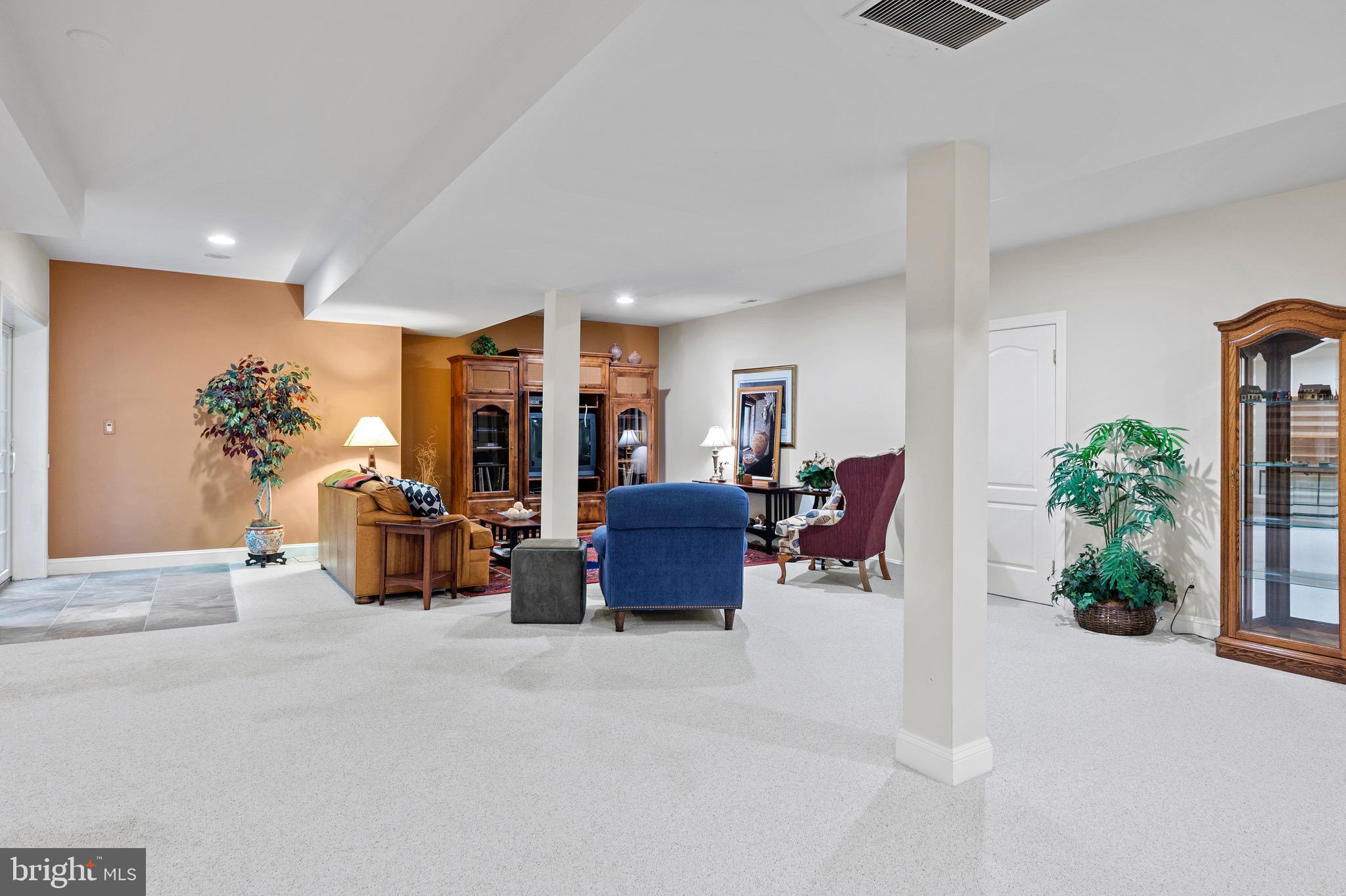 SOUTH RIVER COLONY - Residential