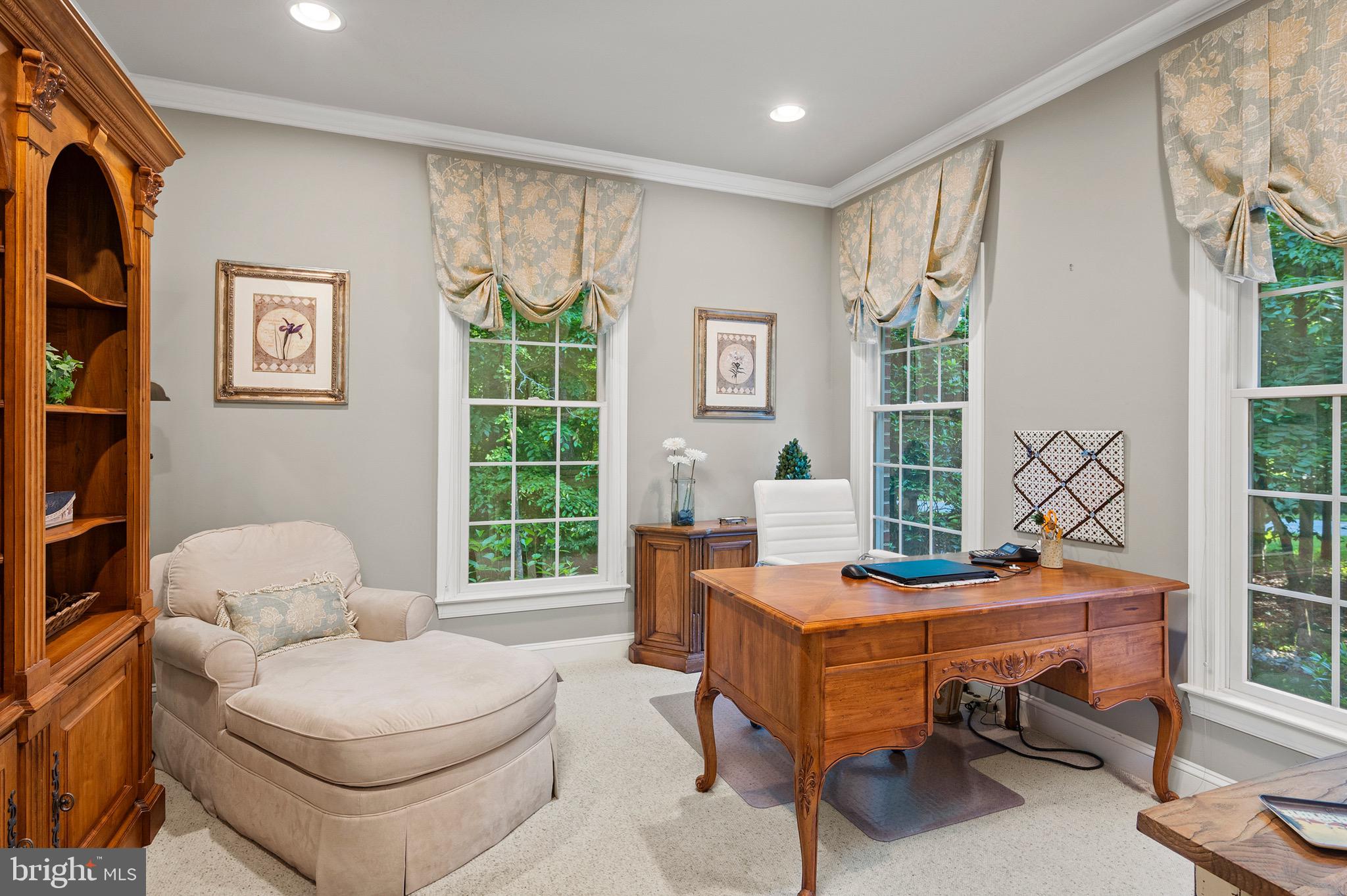 SOUTH RIVER COLONY - Residential