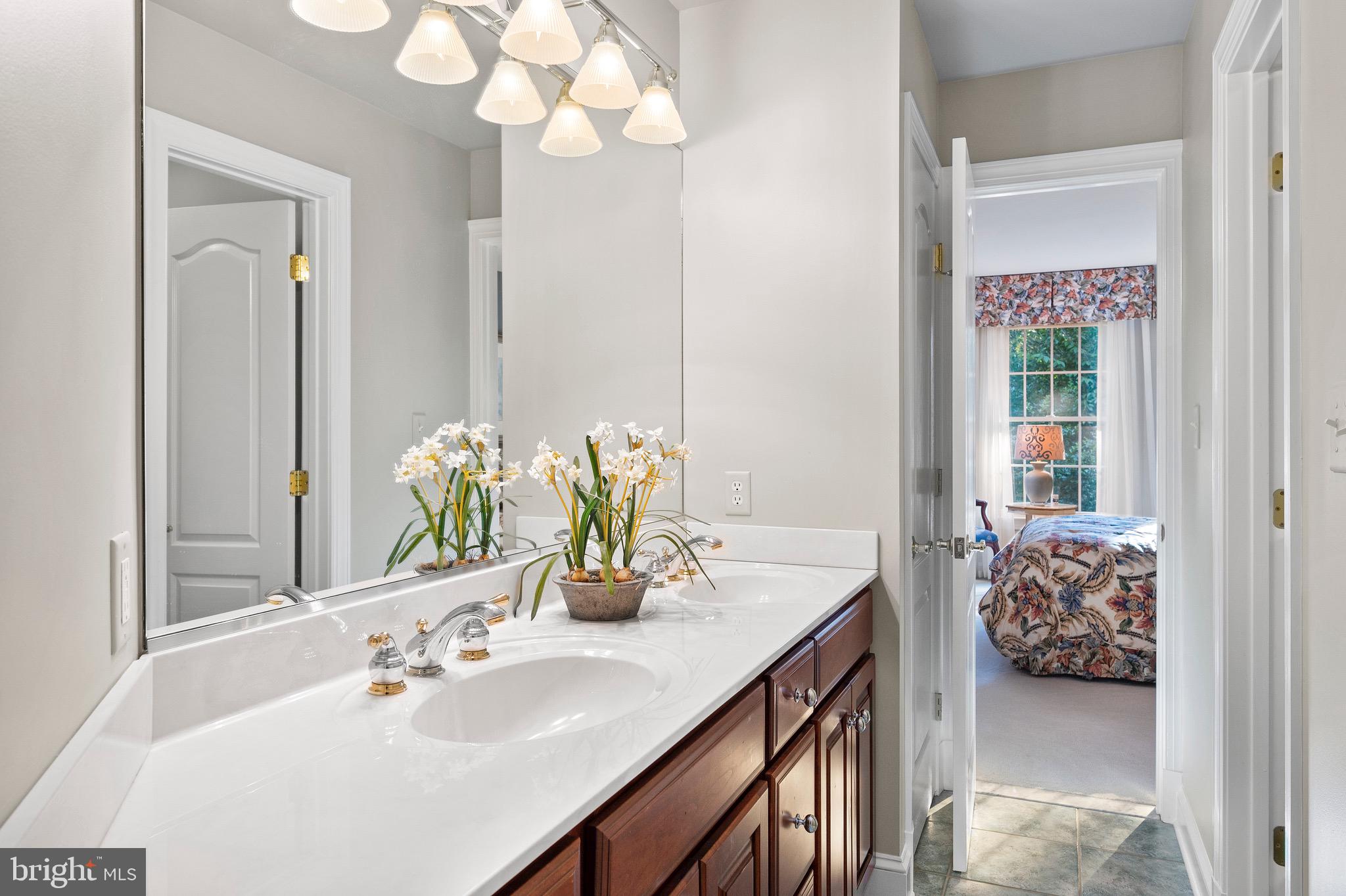 SOUTH RIVER COLONY - Residential