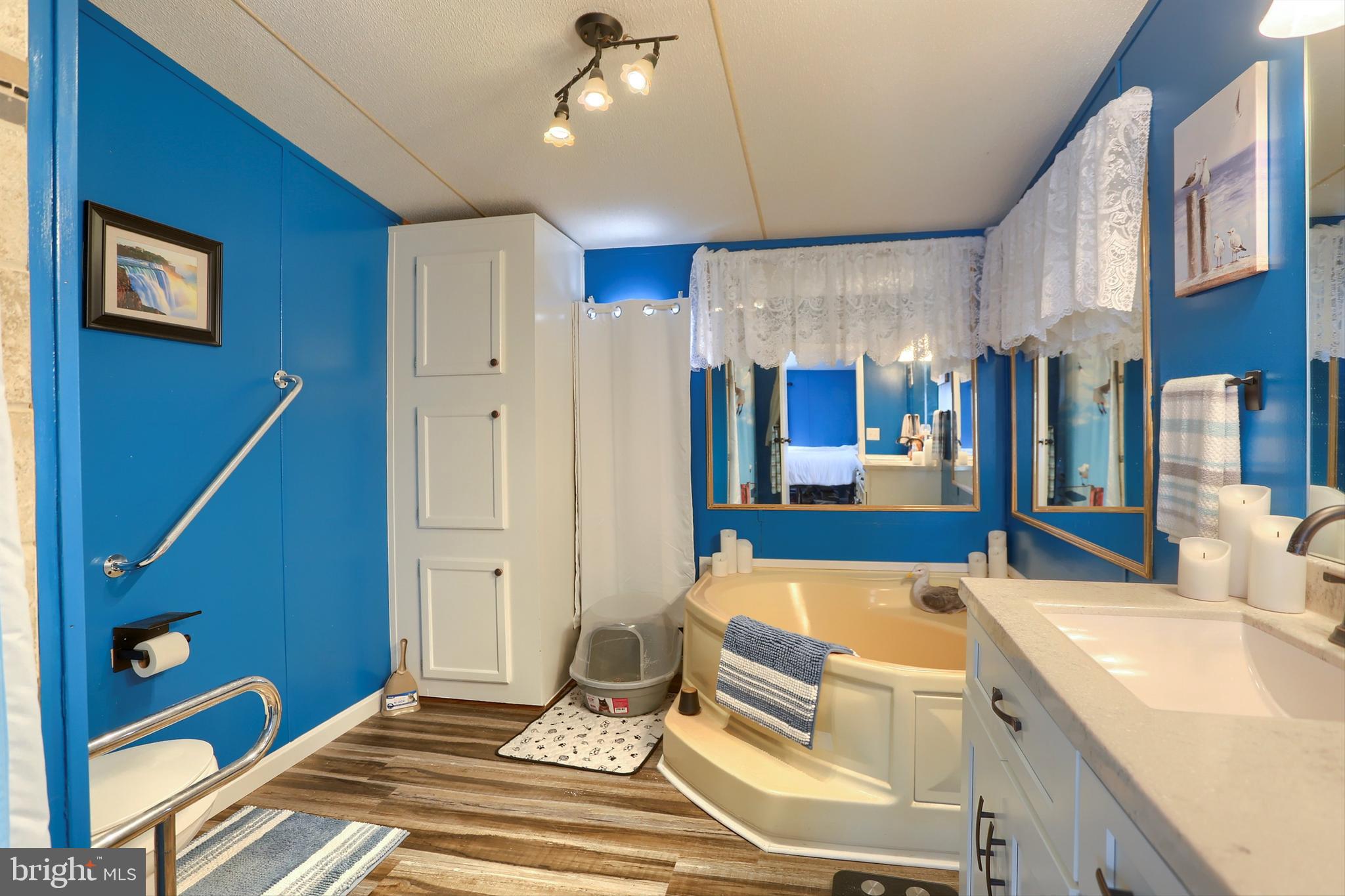 WALNUT GROVE MOBILE HOME PARK - Residential