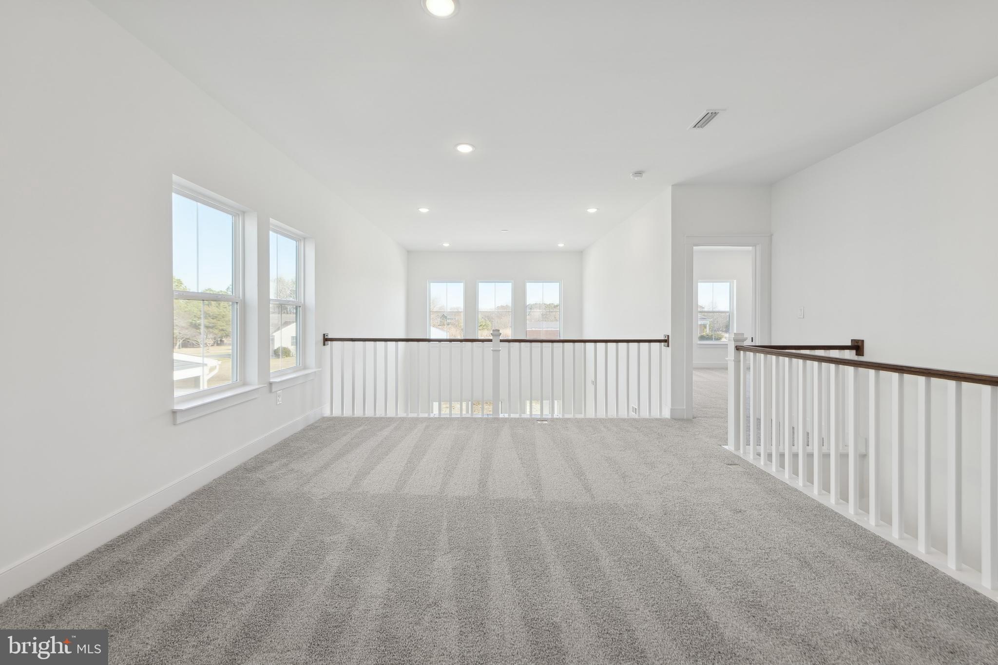 BAY KNOLLS - Residential