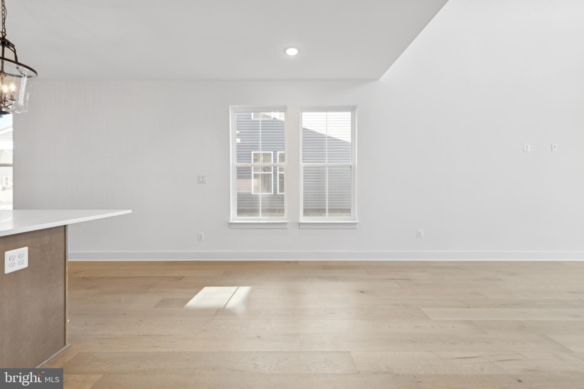 BAY KNOLLS - Residential