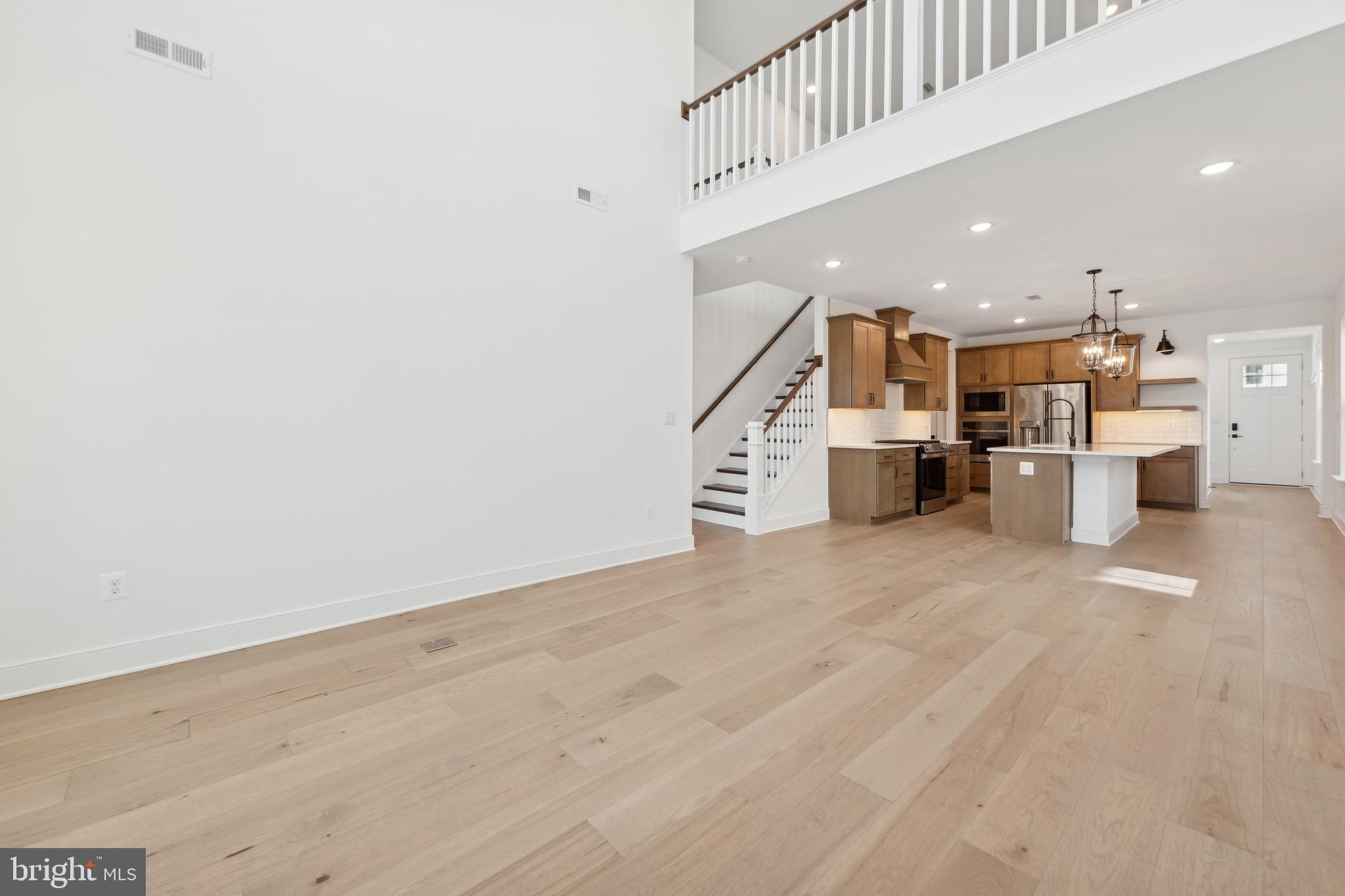 BAY KNOLLS - Residential