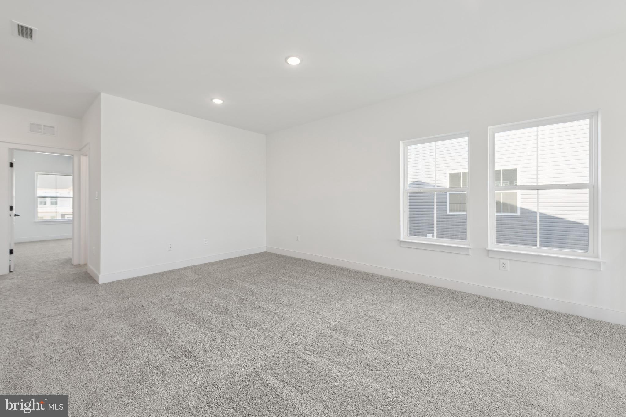 BAY KNOLLS - Residential