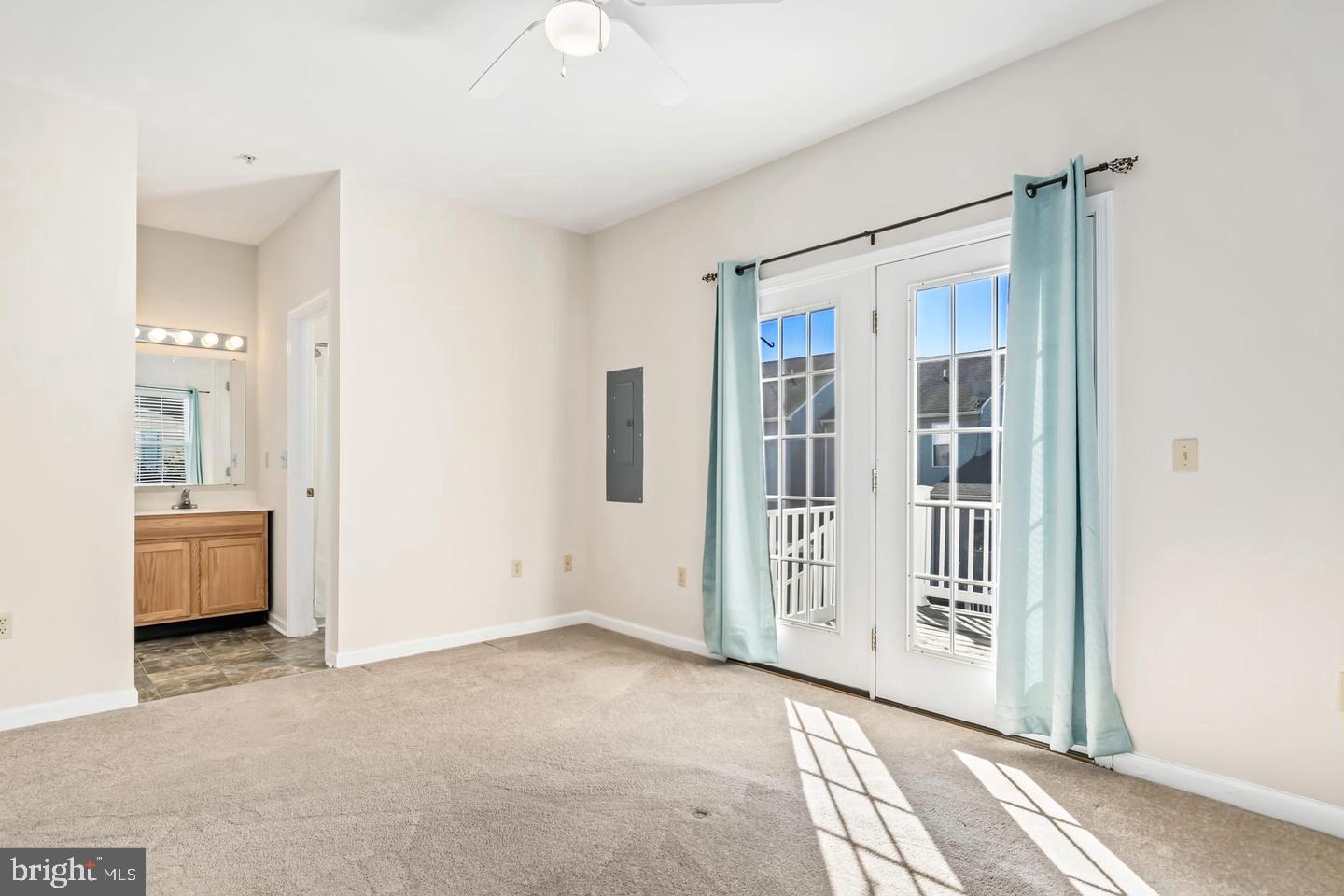 WAYLANDS - Residential