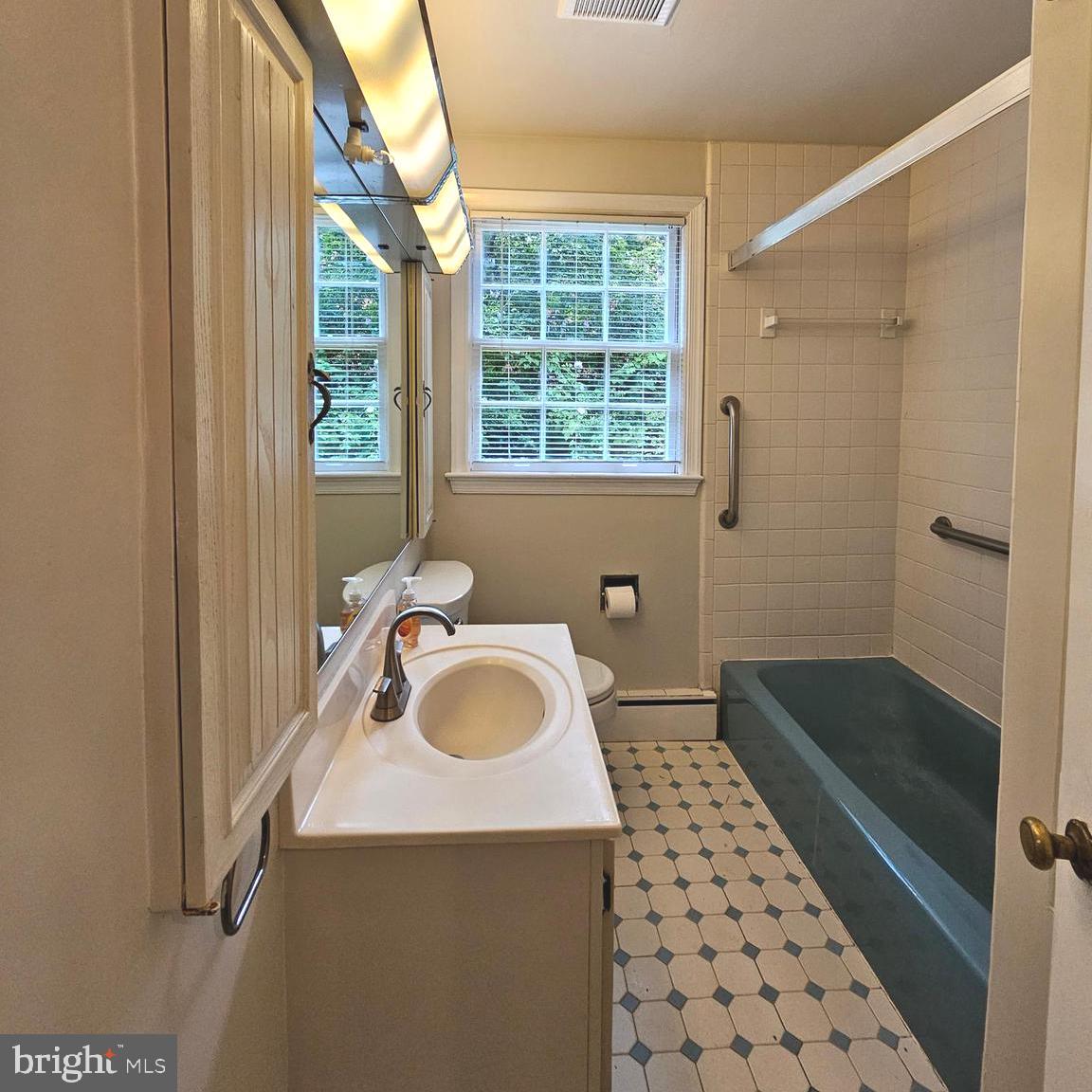 SLEEPY HOLLOW - Residential Lease